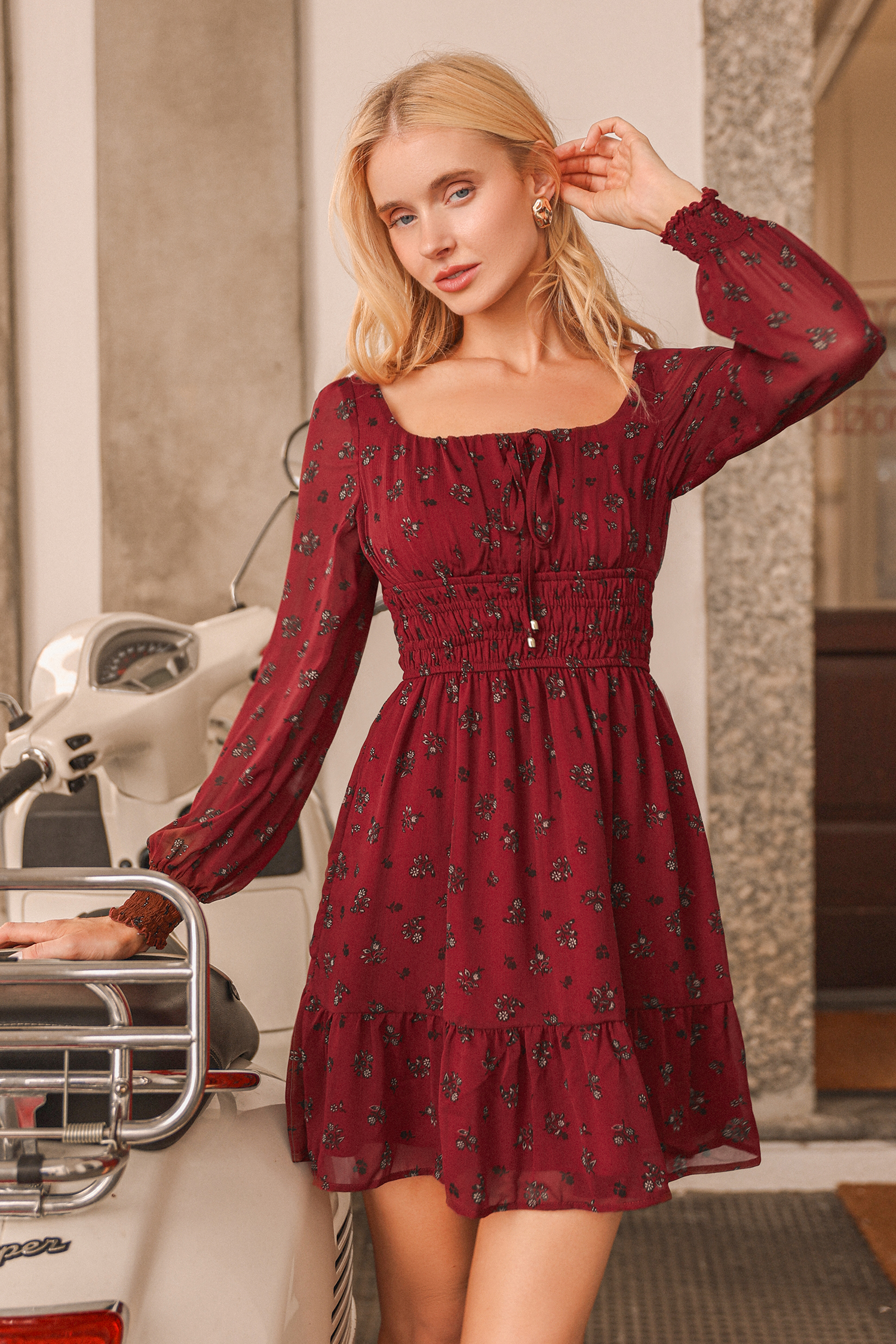 Rotes Lange Ärmel Quadratischer Ausschnitt Minikleid