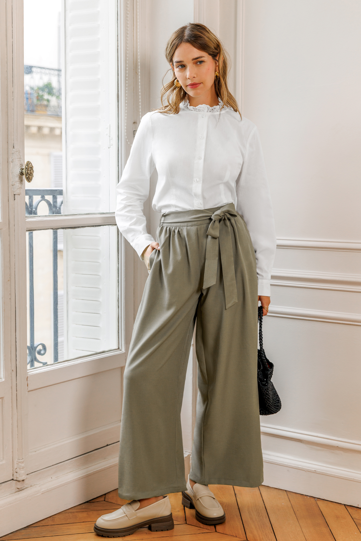 Pantalon gris plissé nouer à la taille