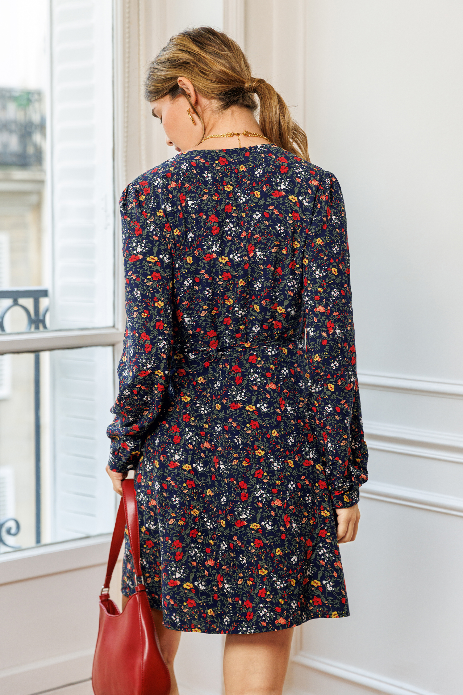 Robe portefeuille courte florale col V