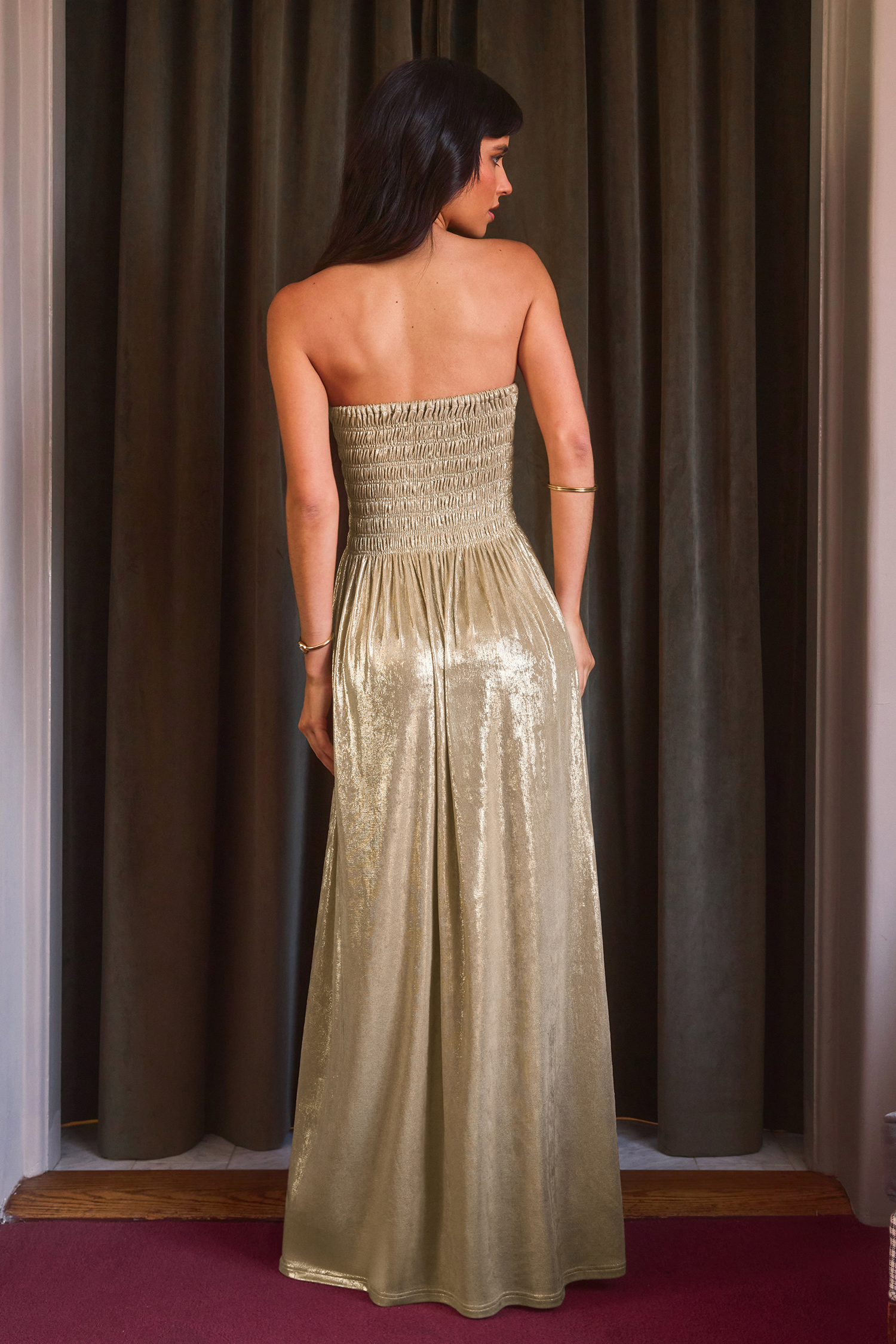 Robe longue col droit