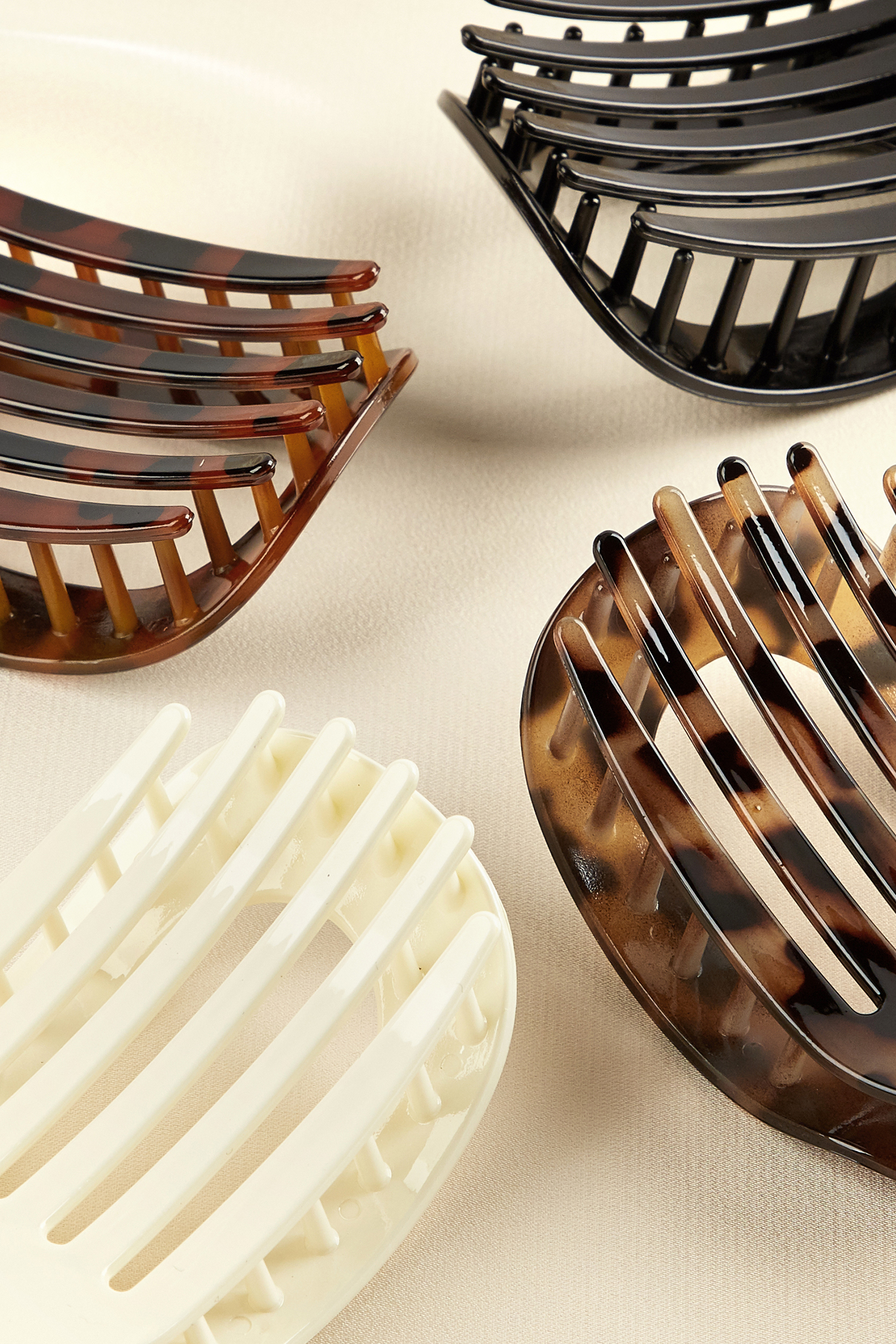 Cupshe Hair Flip Neutral Flat Claw Clip Set