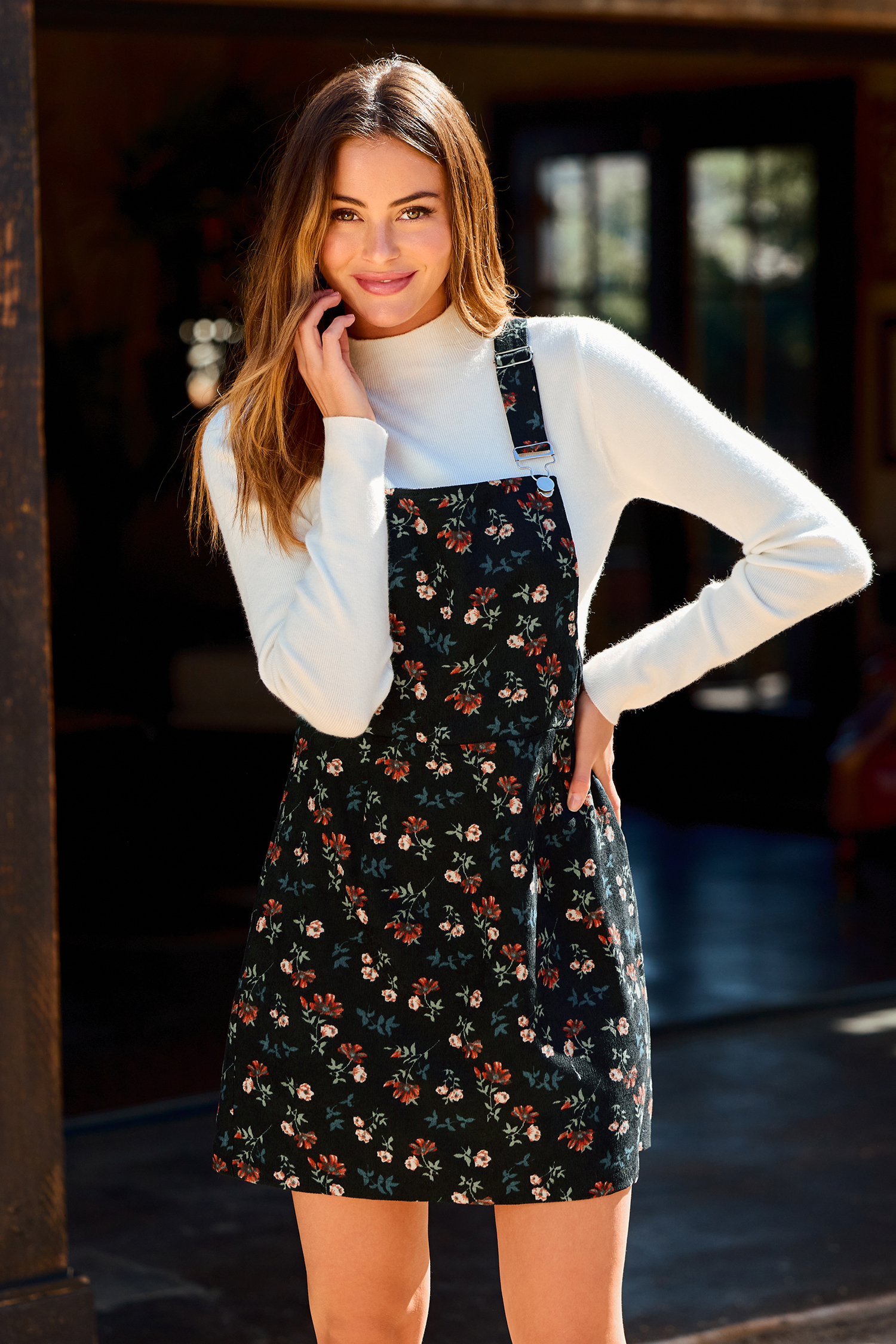 Mini abito floreale con raccolta di fiori