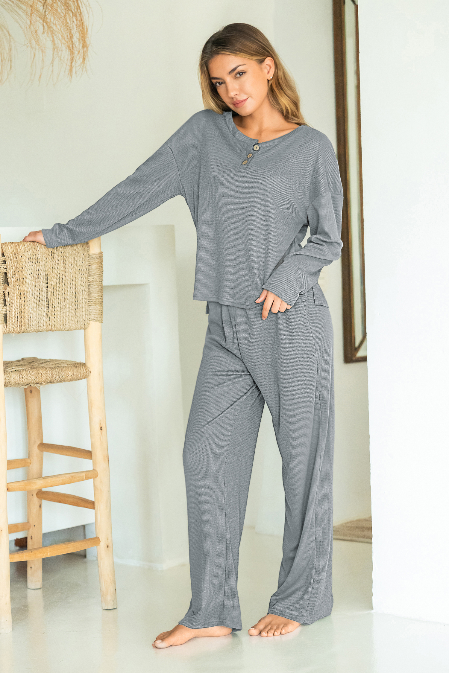 Conjunto de pijama gris no básico