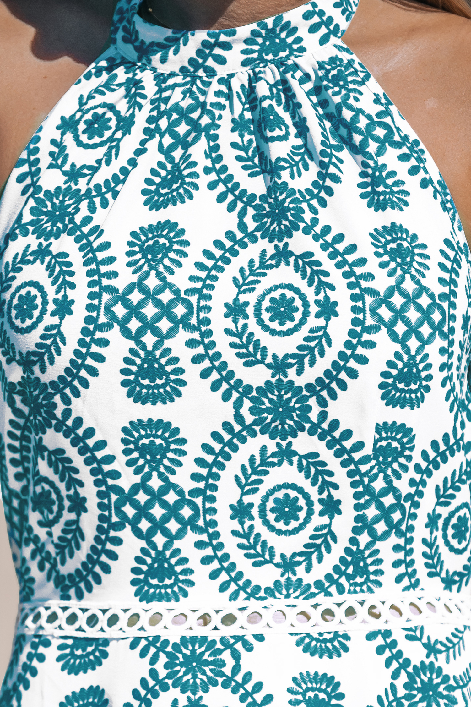 Robe midi sans manches à col haut tissée