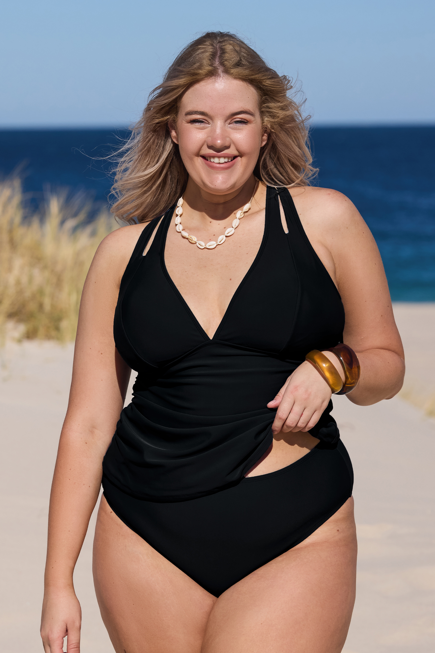 Schwarzes gerafftes Tankini-Oberteil & Mid-Rise-Bikinihose