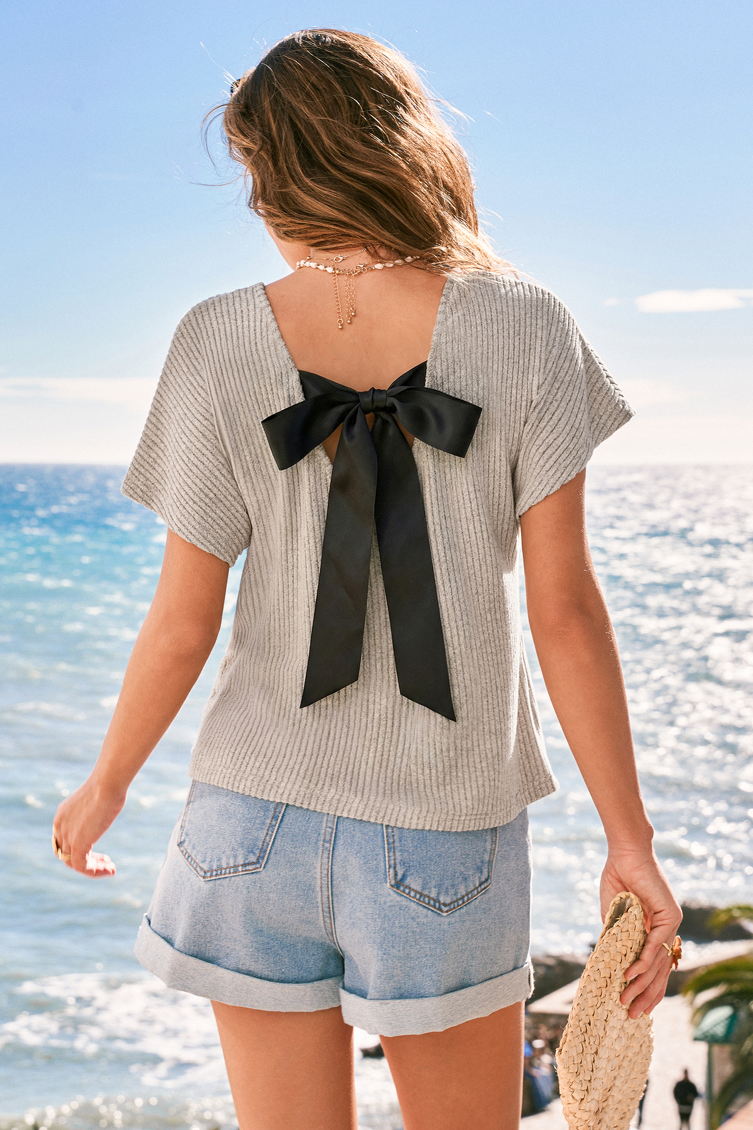 Top gris nœud au dos