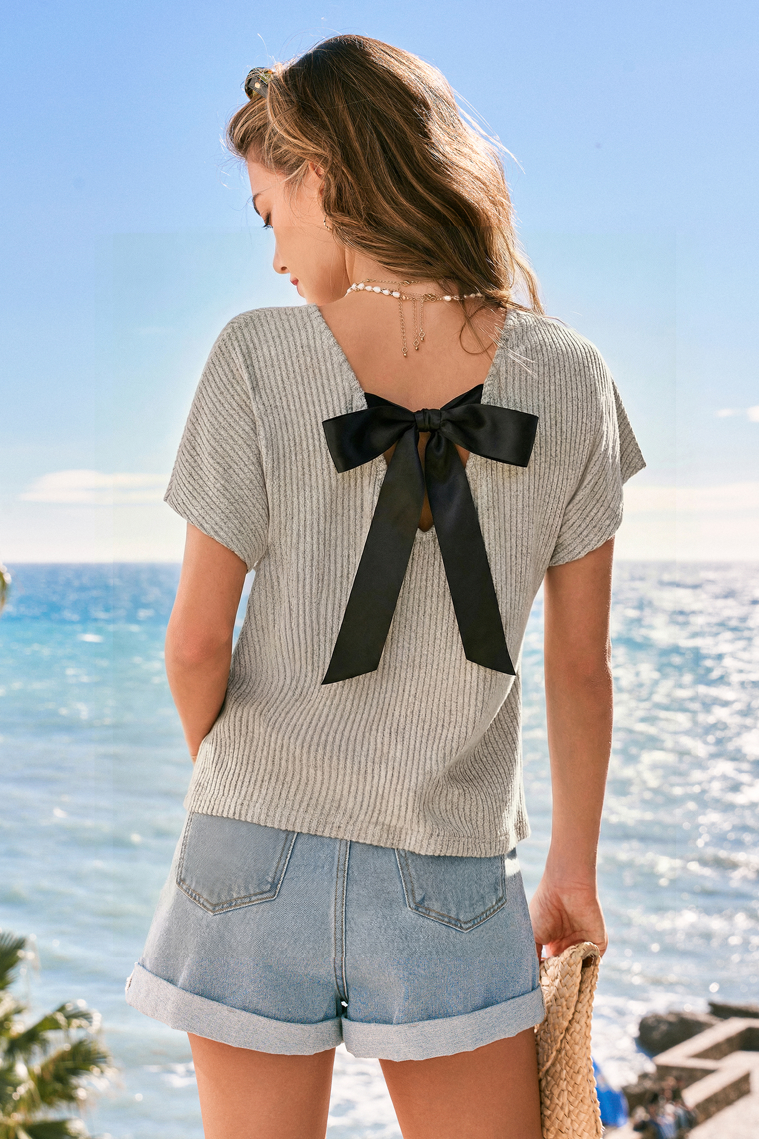 Top gris nœud au dos