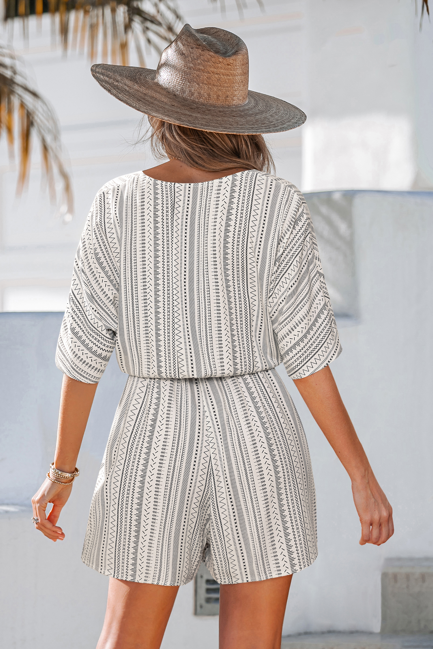 Geoprint Halbarm Romper in Wickeloptik