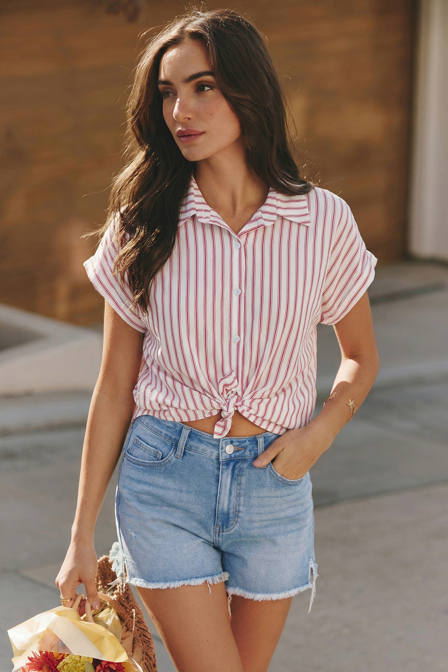 Blaue Denim-Jeansshorts mit Fransensaum