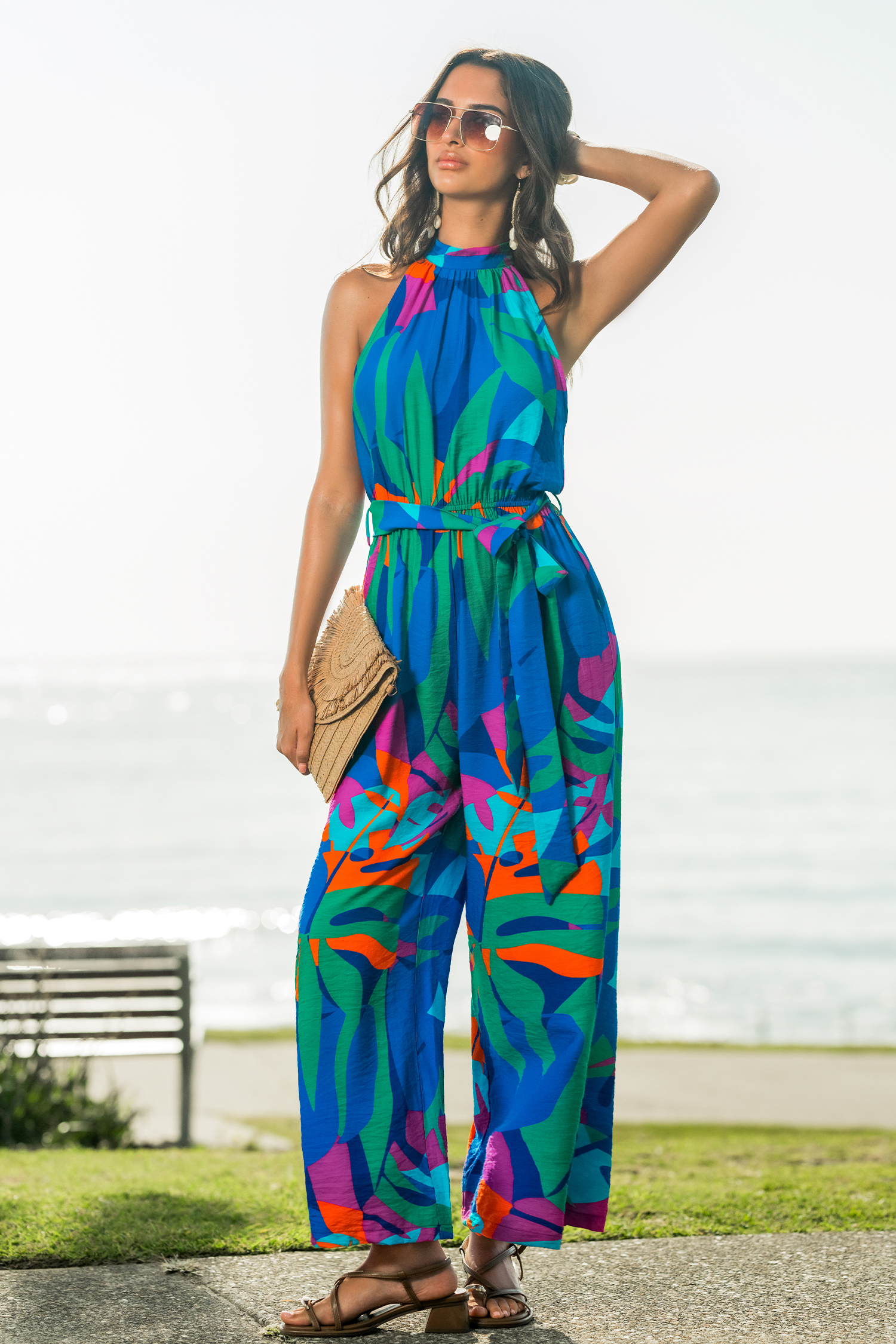 Combinaison tropicale nouer à la taille