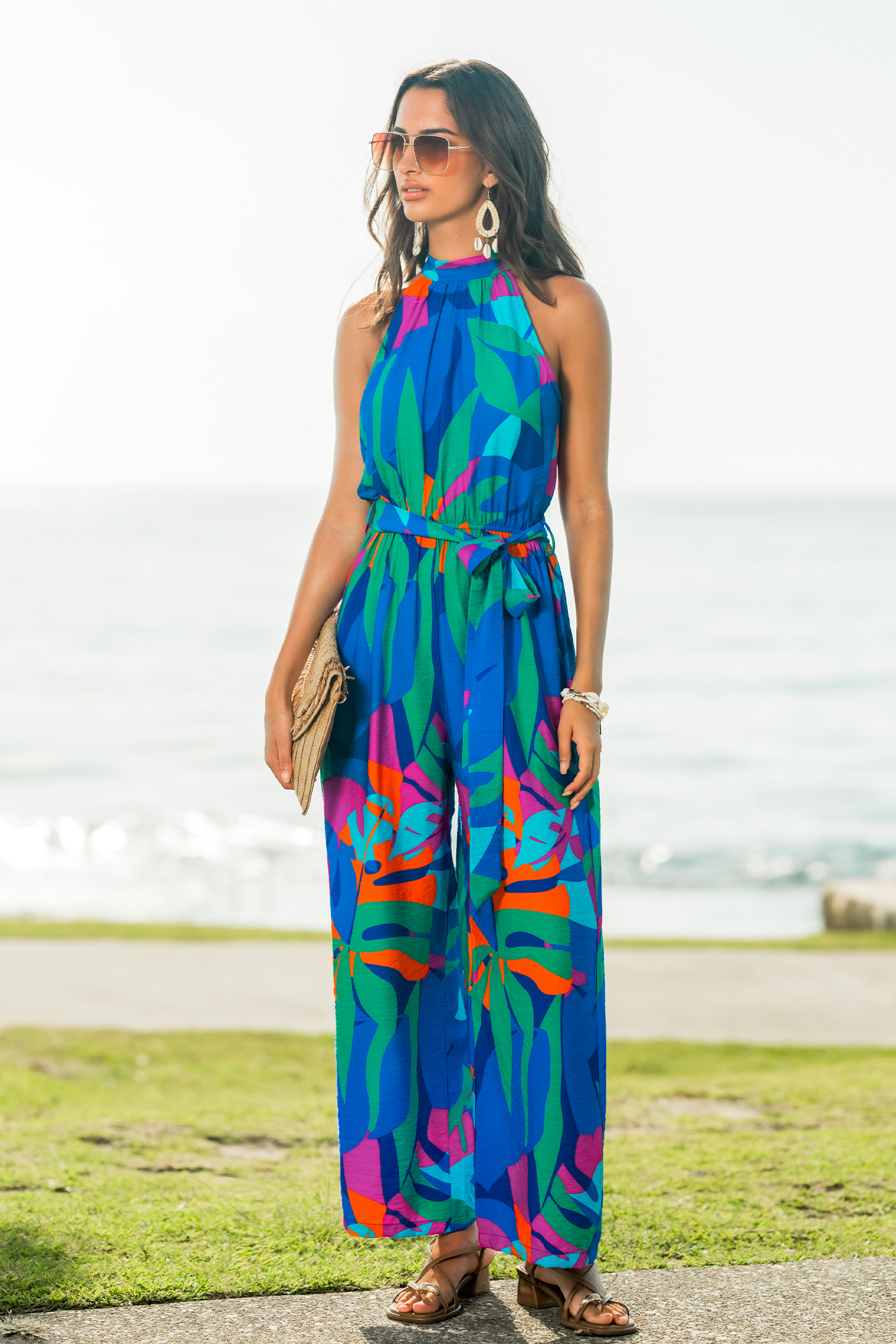 Combinaison tropicale nouer à la taille