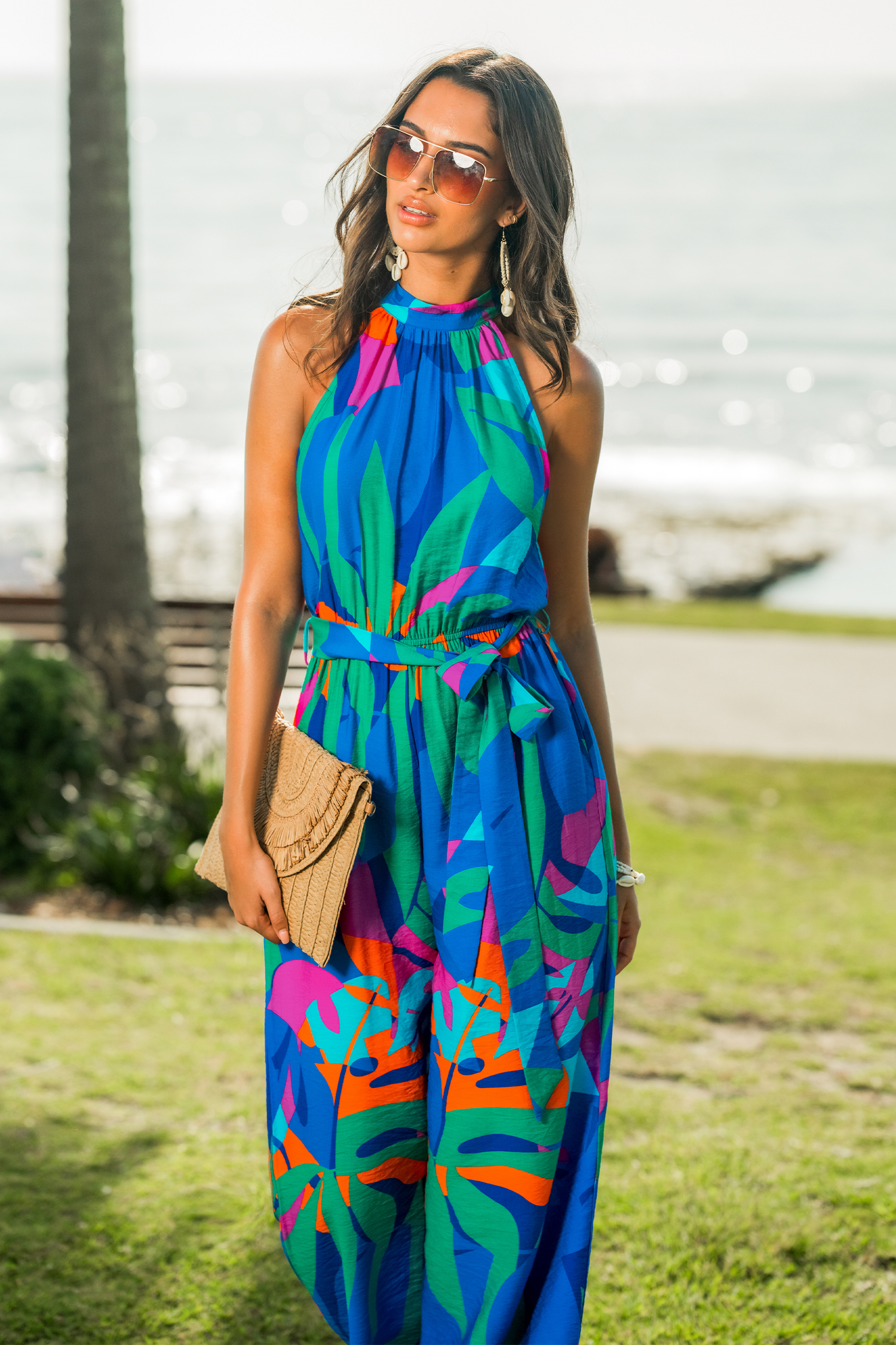 Combinaison tropicale nouer à la taille