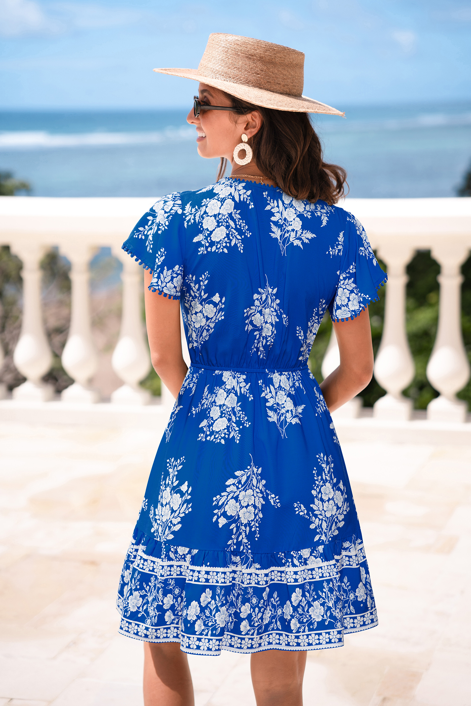 Robe de plage courte florale bleue