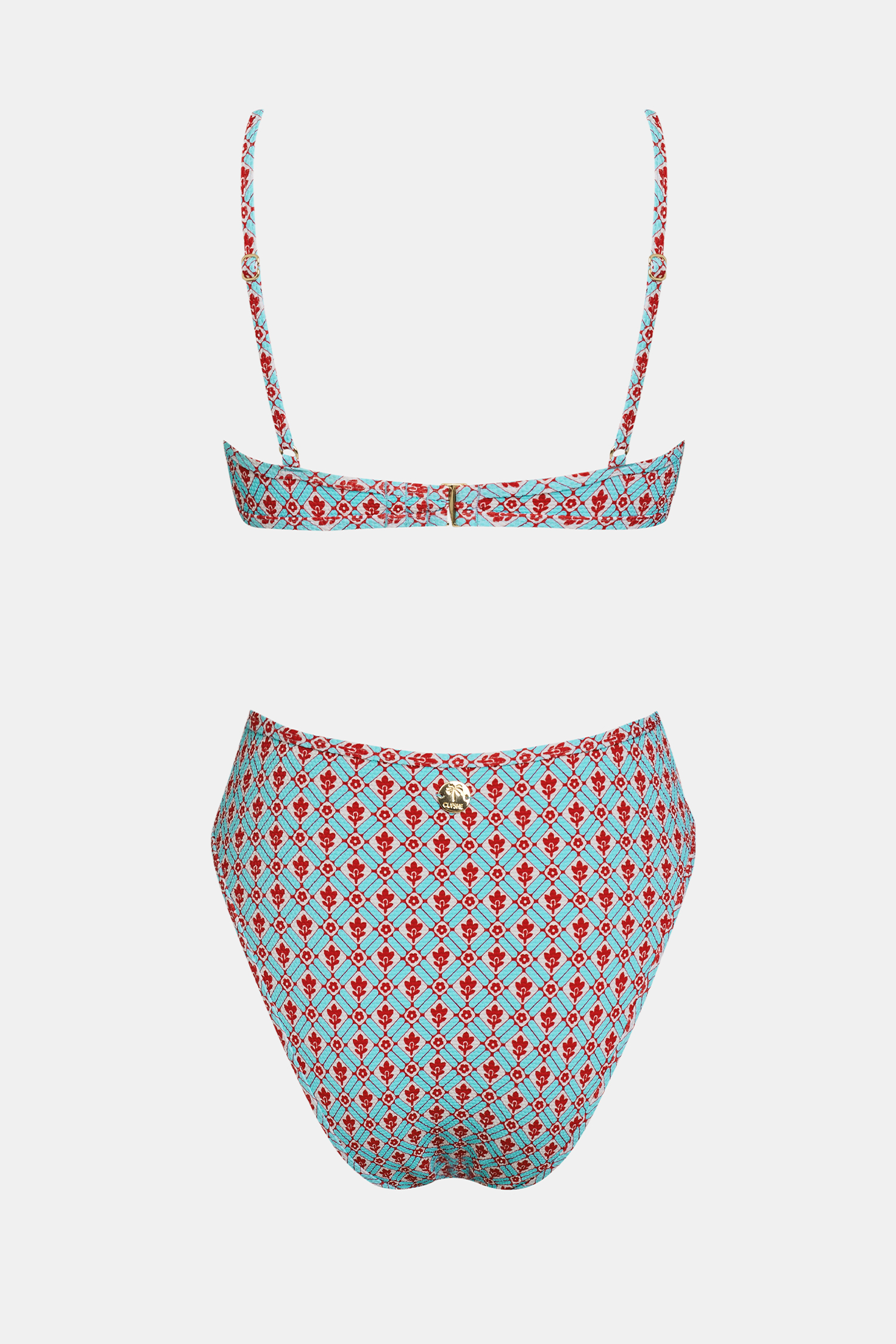 Monokini zwempak voor bij het water