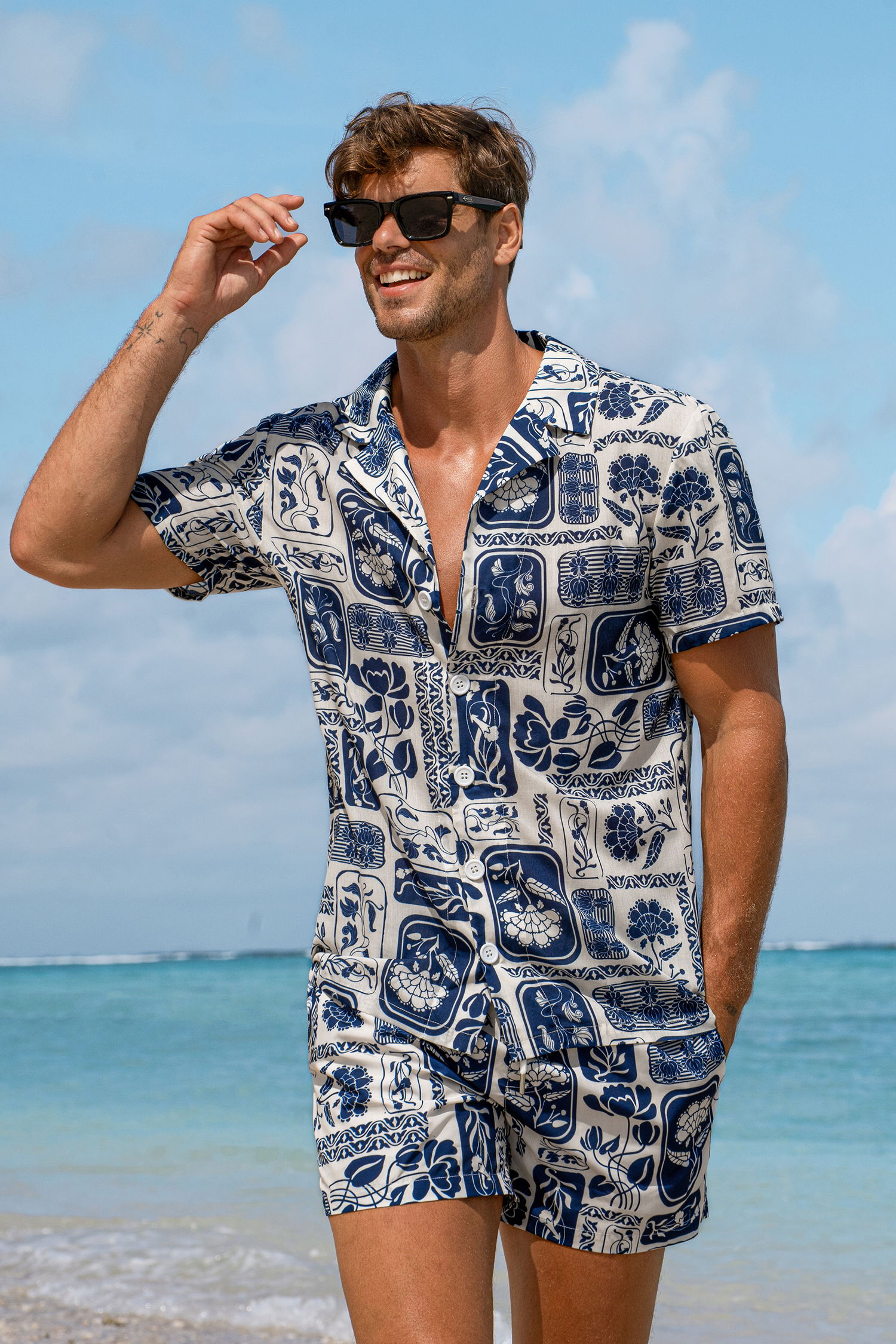 Chemise florale bouton sur le devant