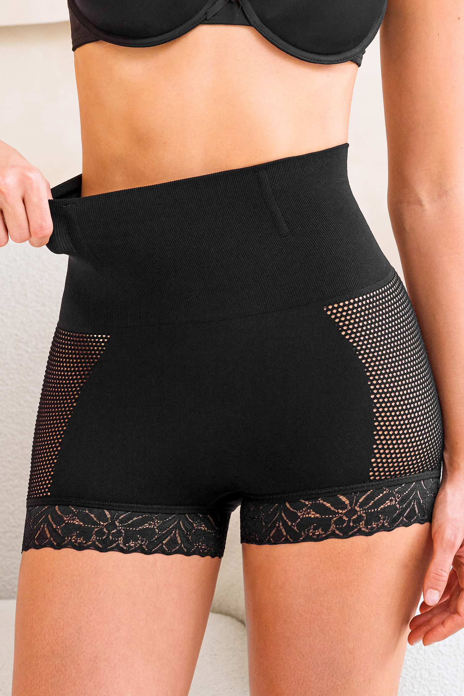 Bas gainant noir taille haute maintien abdominal léger