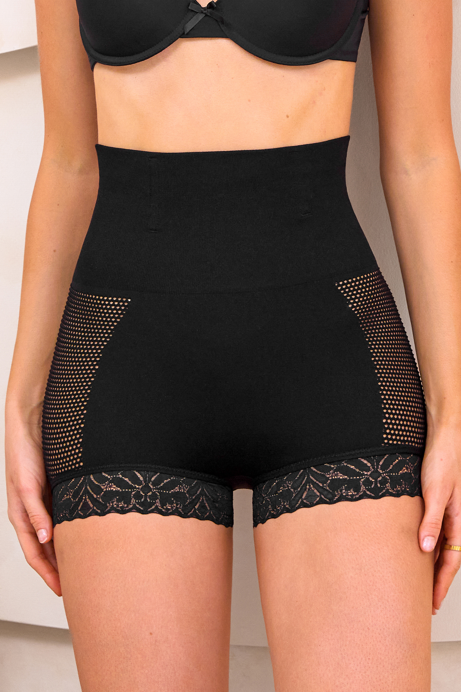Bas gainant noir taille haute maintien abdominal léger