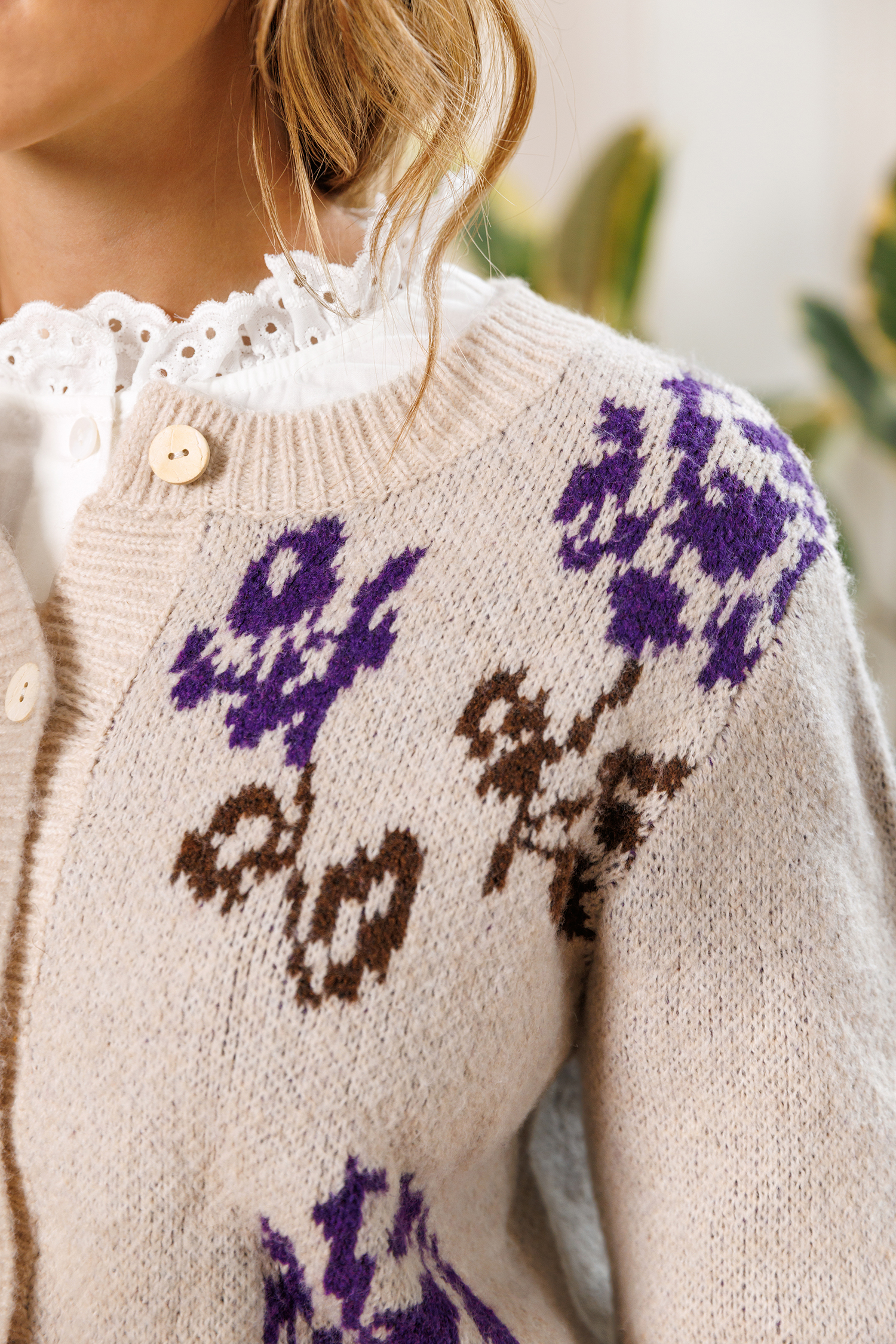 Willow Thread Floral Cardigan