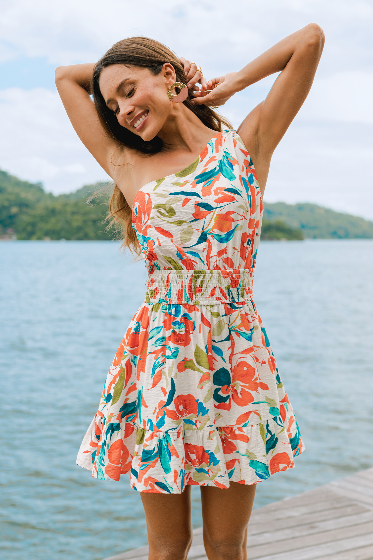 Geblümtes Asymmetrisches Mini-Strandkleid