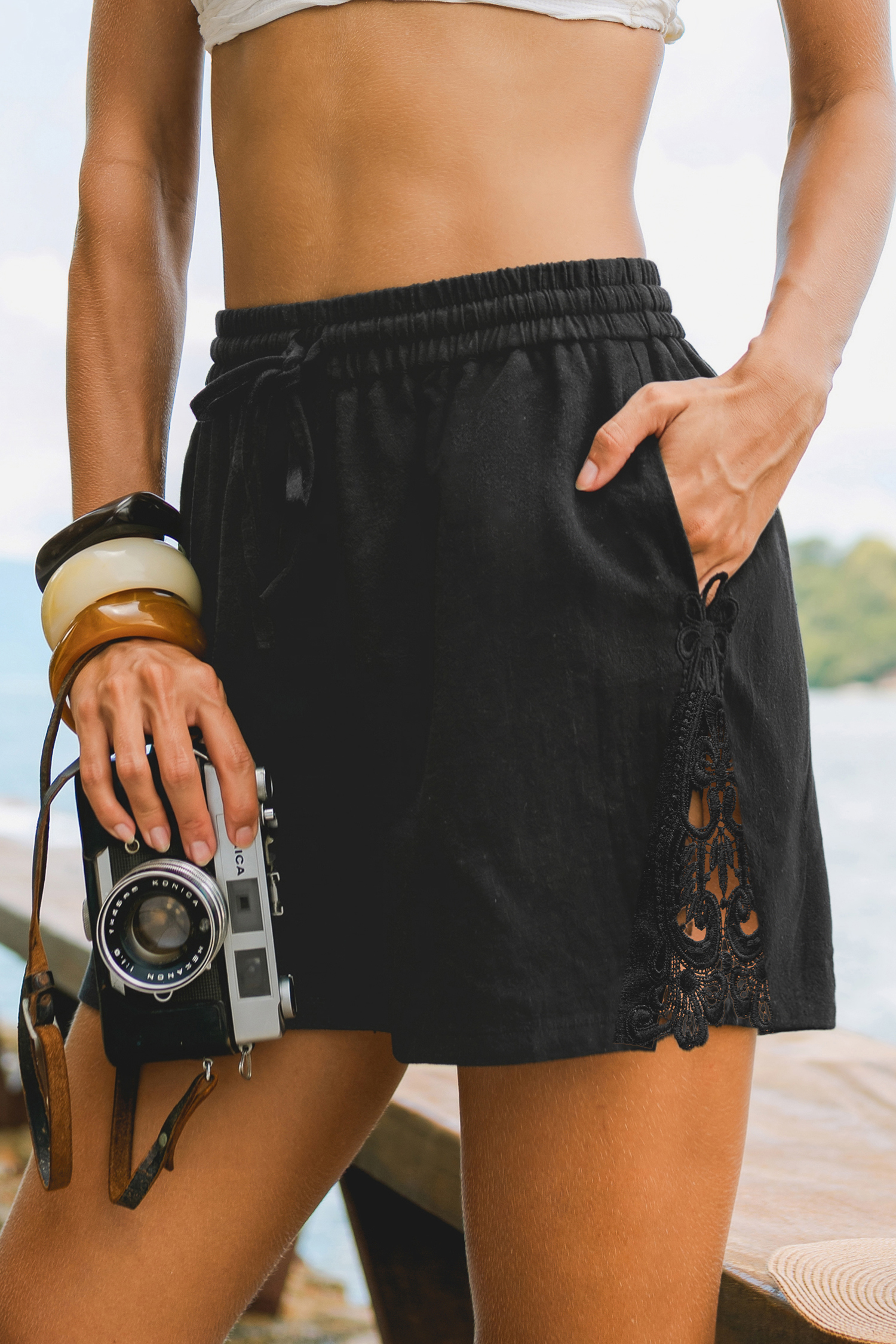 Schwarze Shorts mit elastischem Bund