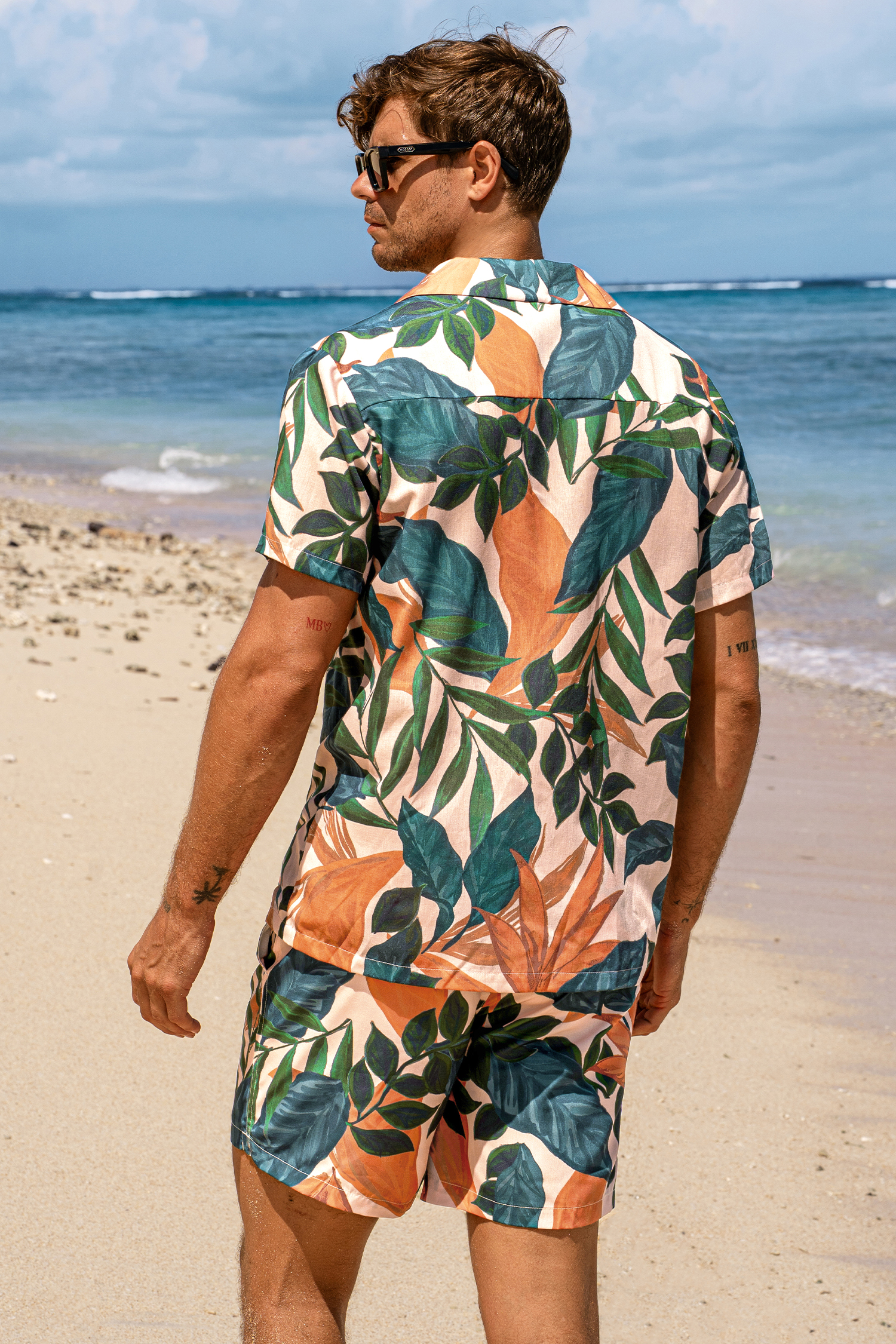 Tropische Badeshorts für Herren mit Tunnelzug