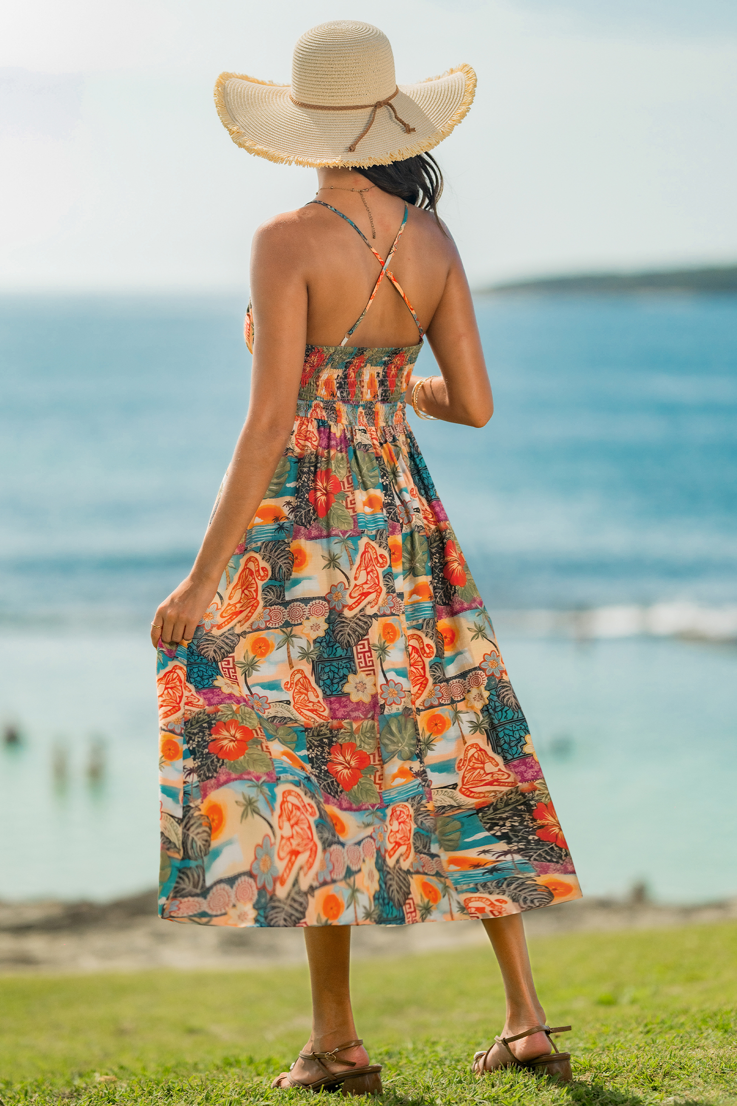 Robe tropicale col V smockée