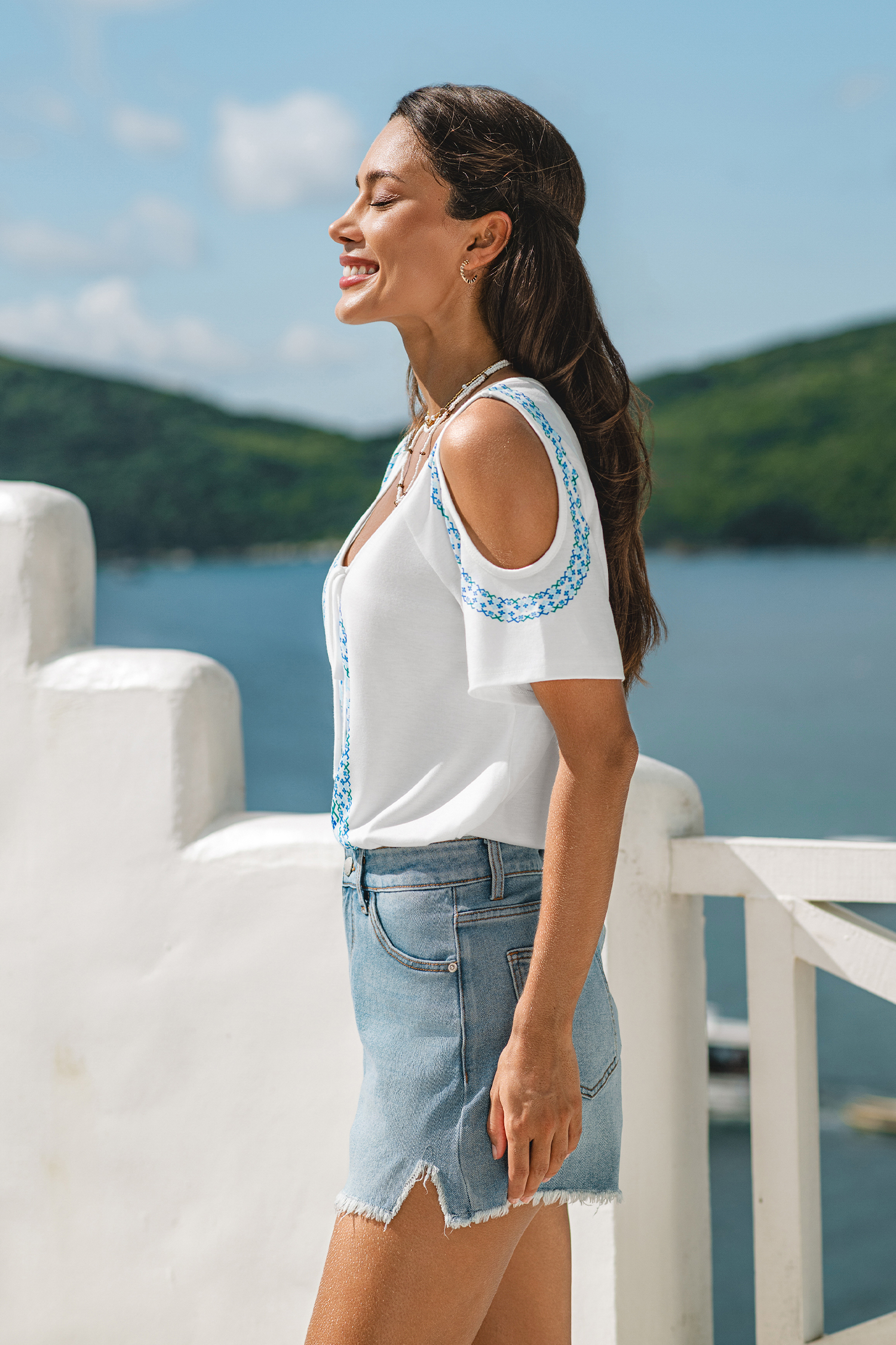 Tiki Bar Stop Ornate Top