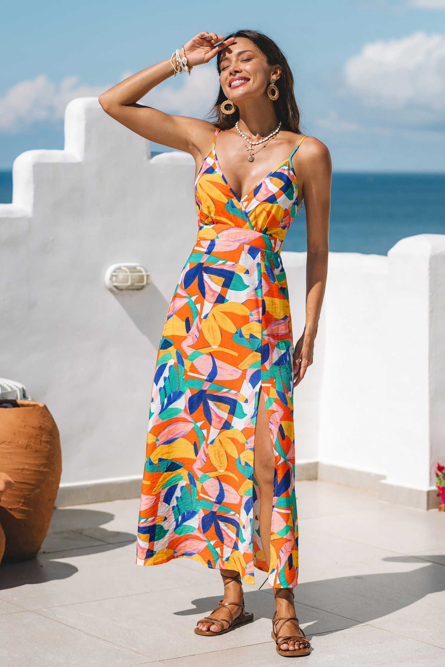 Robe longue col surplis abstraite