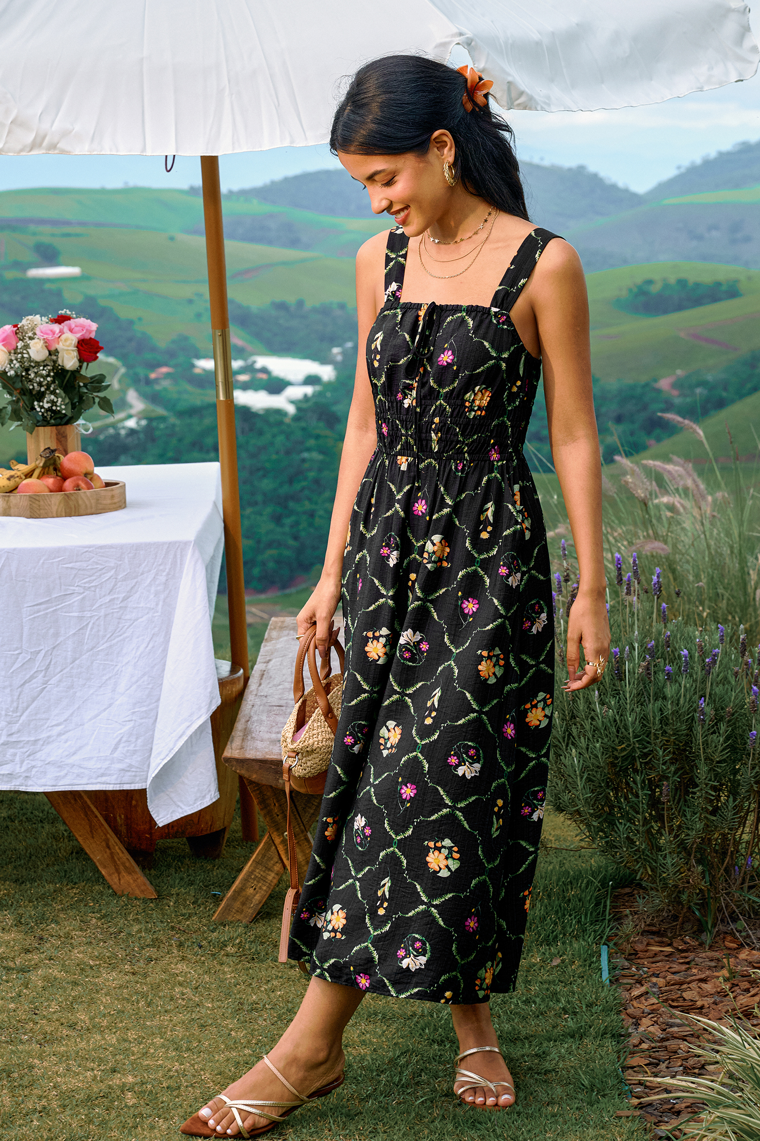 Geblümtes Midi-Cocktailkleid mit eckigem Ausschnitt