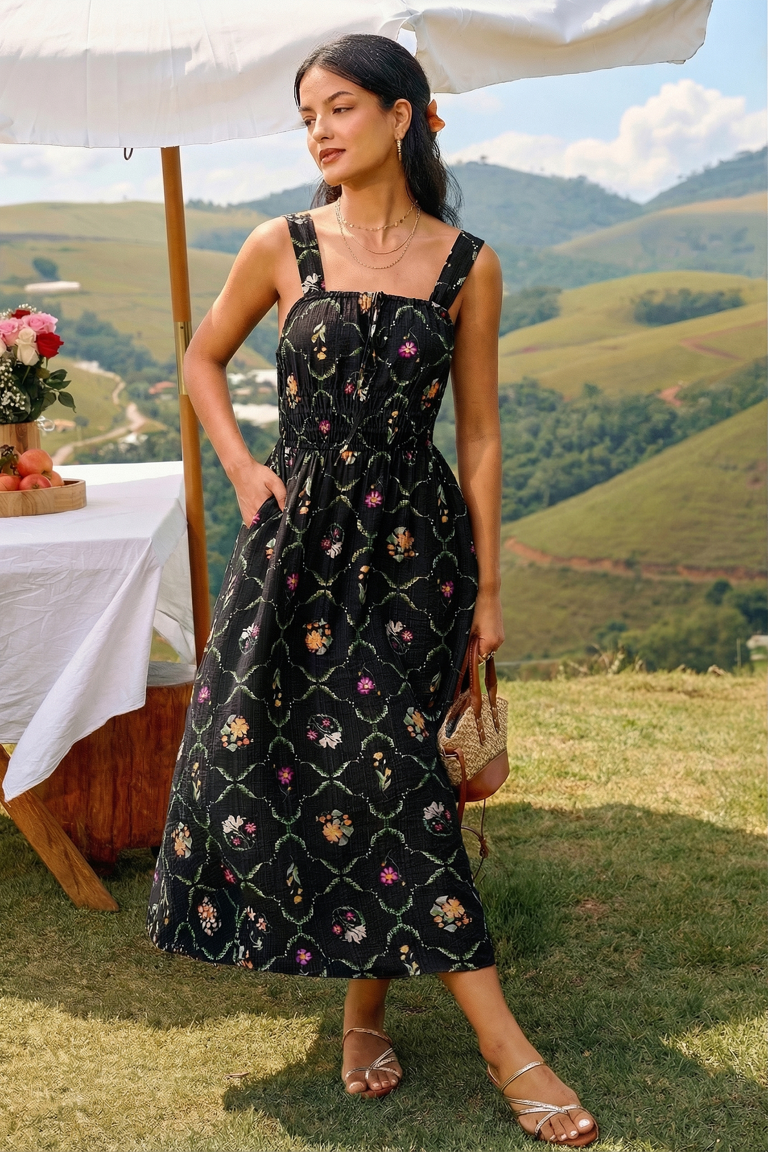 Geblümtes Midi-Cocktailkleid mit eckigem Ausschnitt