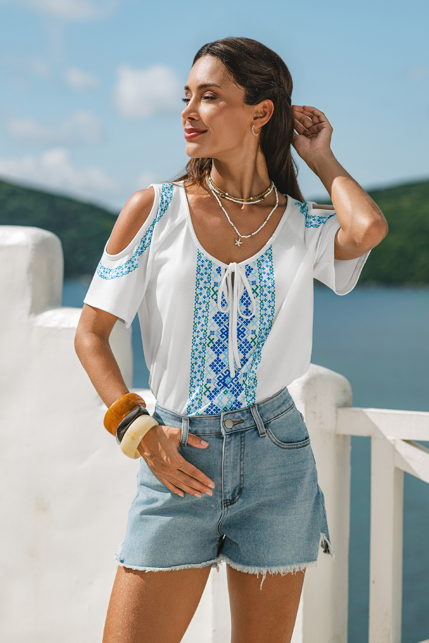 Tiki Bar Stop Ornate Top