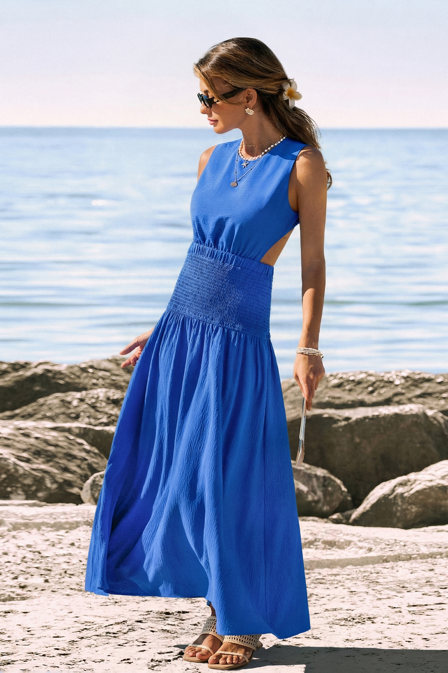Robe longue bleue taille smockée