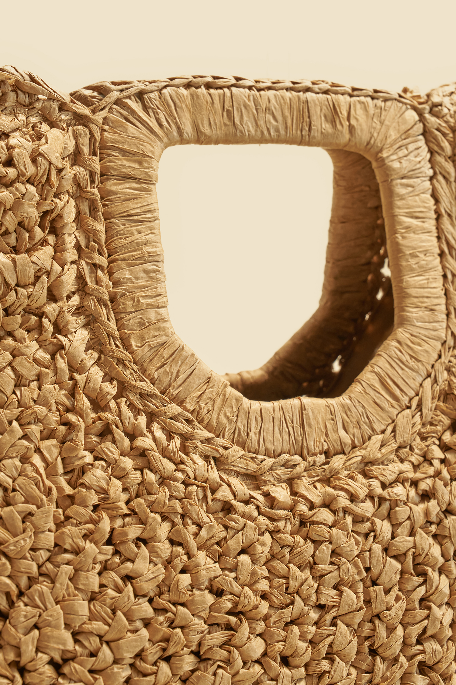 Sac en paille tressée à anse supérieure