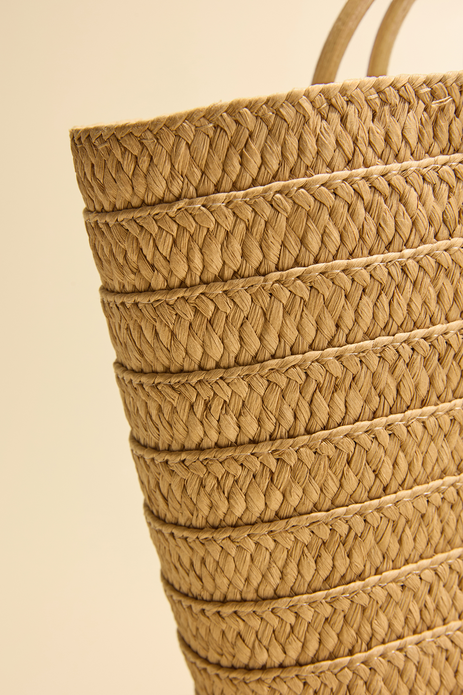 Sac en paille structuré à anse supérieure