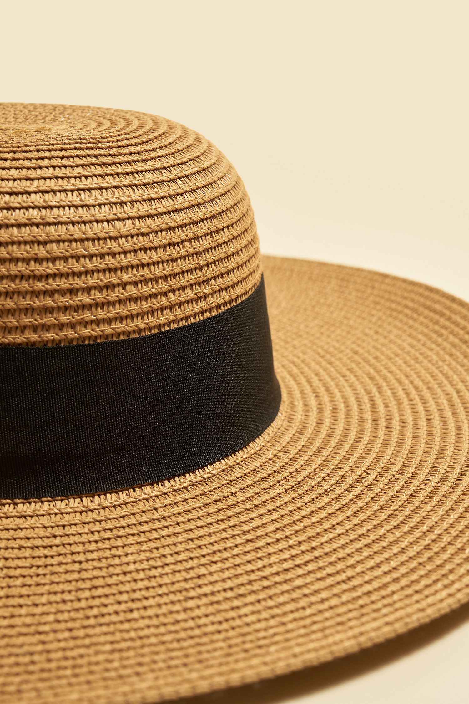 Beach Club Sweetheart Straw Hat
