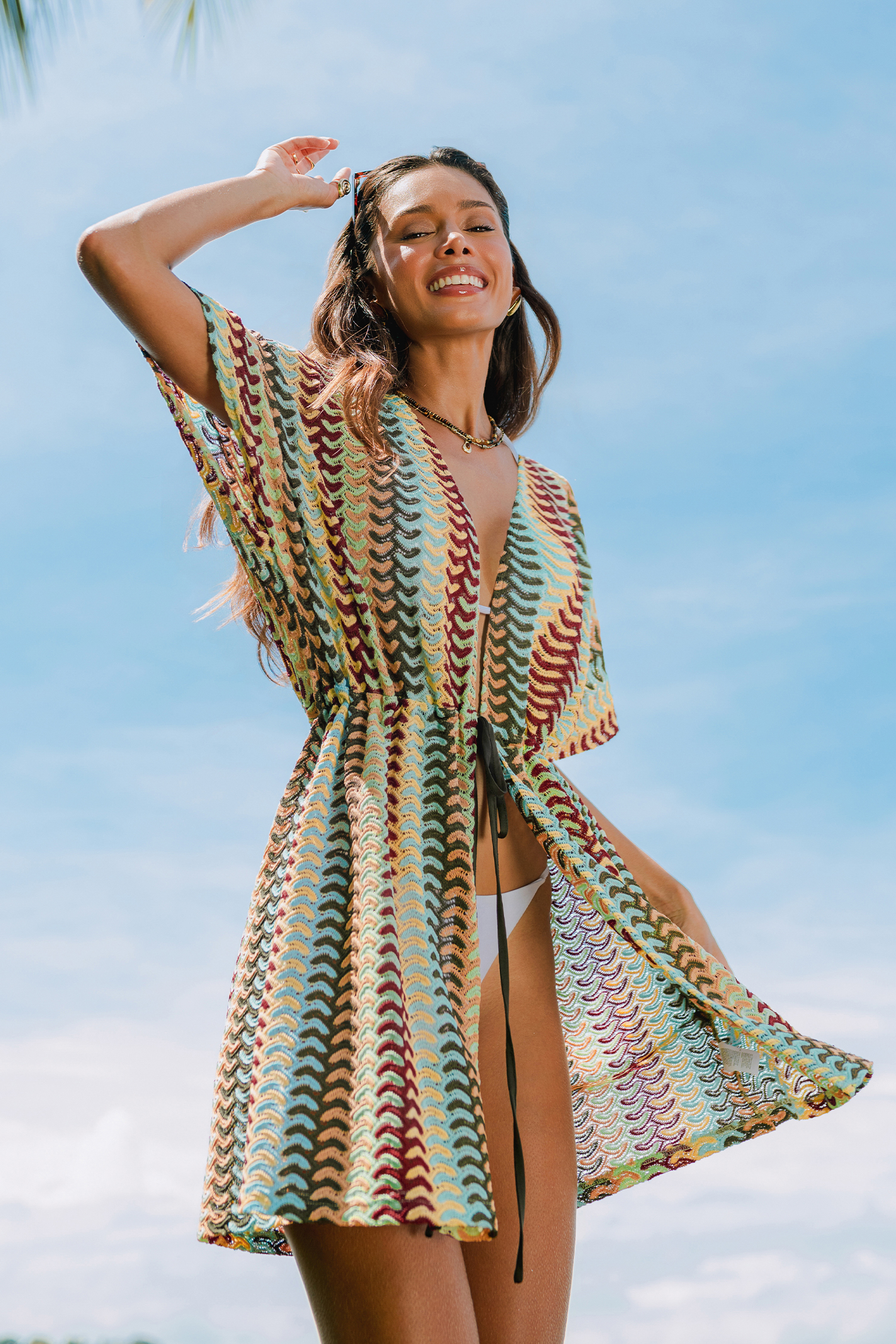 Gestreifter Strand-Kimono mit Bindeband vorne