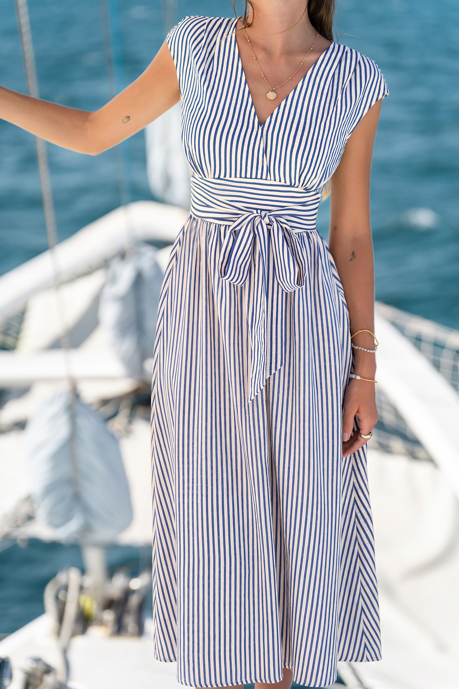 Robe longue rayée col V