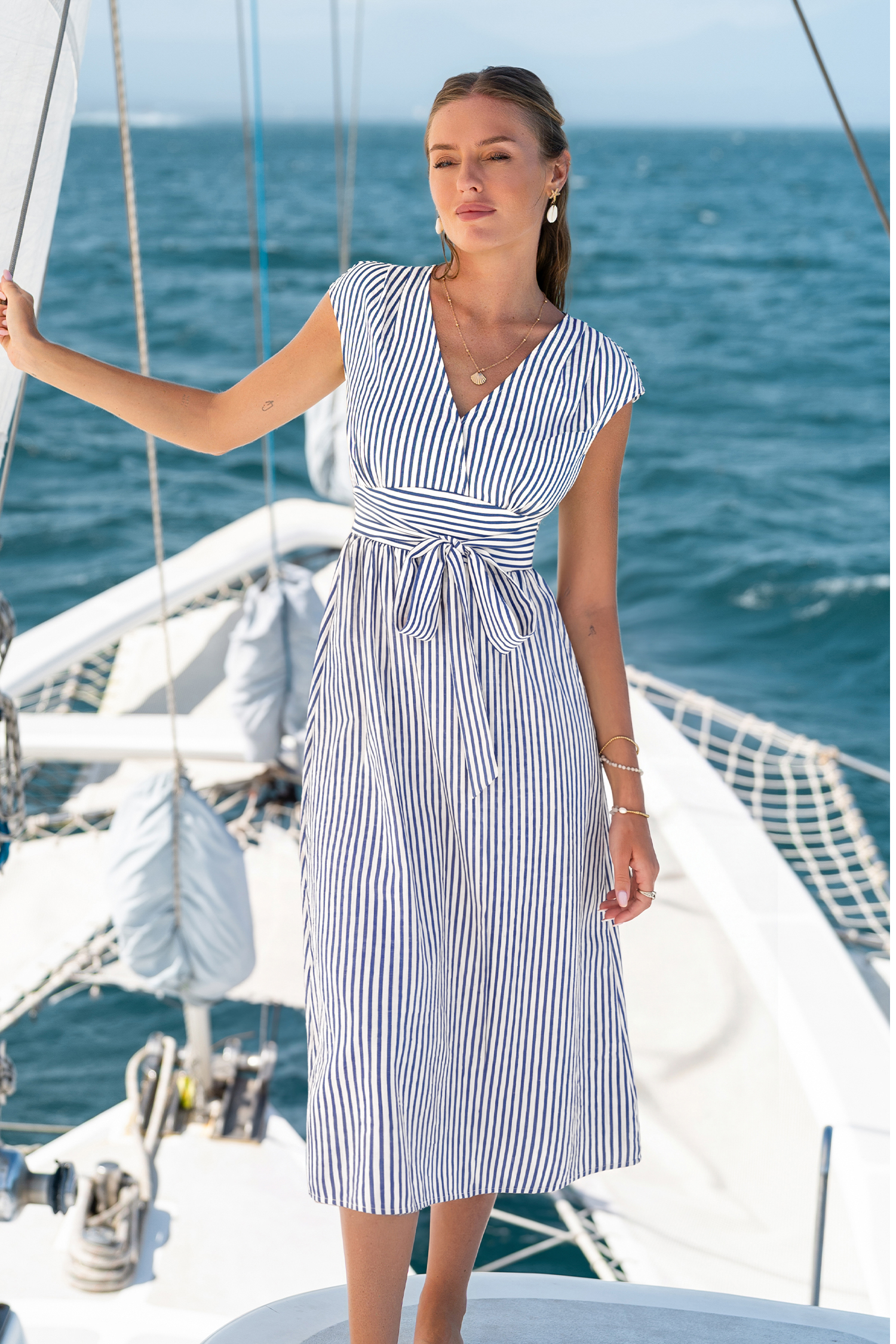 Robe longue rayée col V