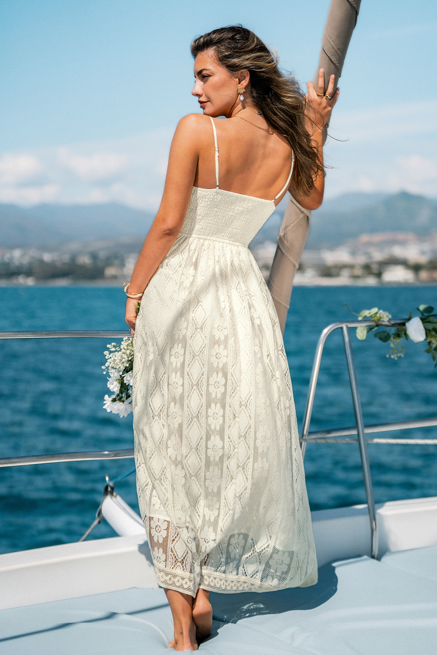 Robe longue beige décolletée