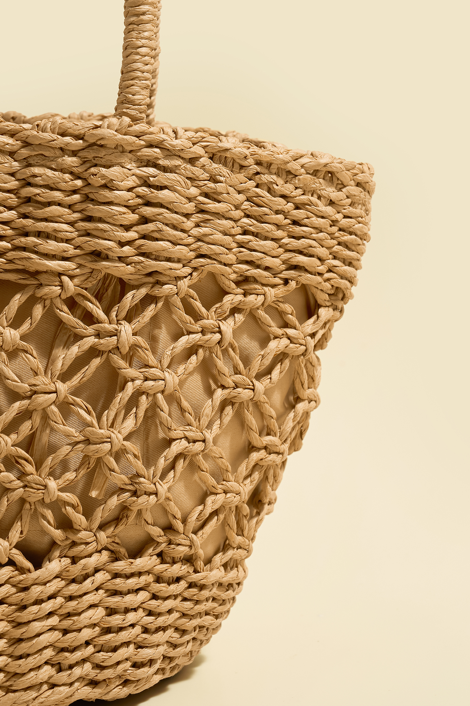 Borsa di paglia imprevedibile