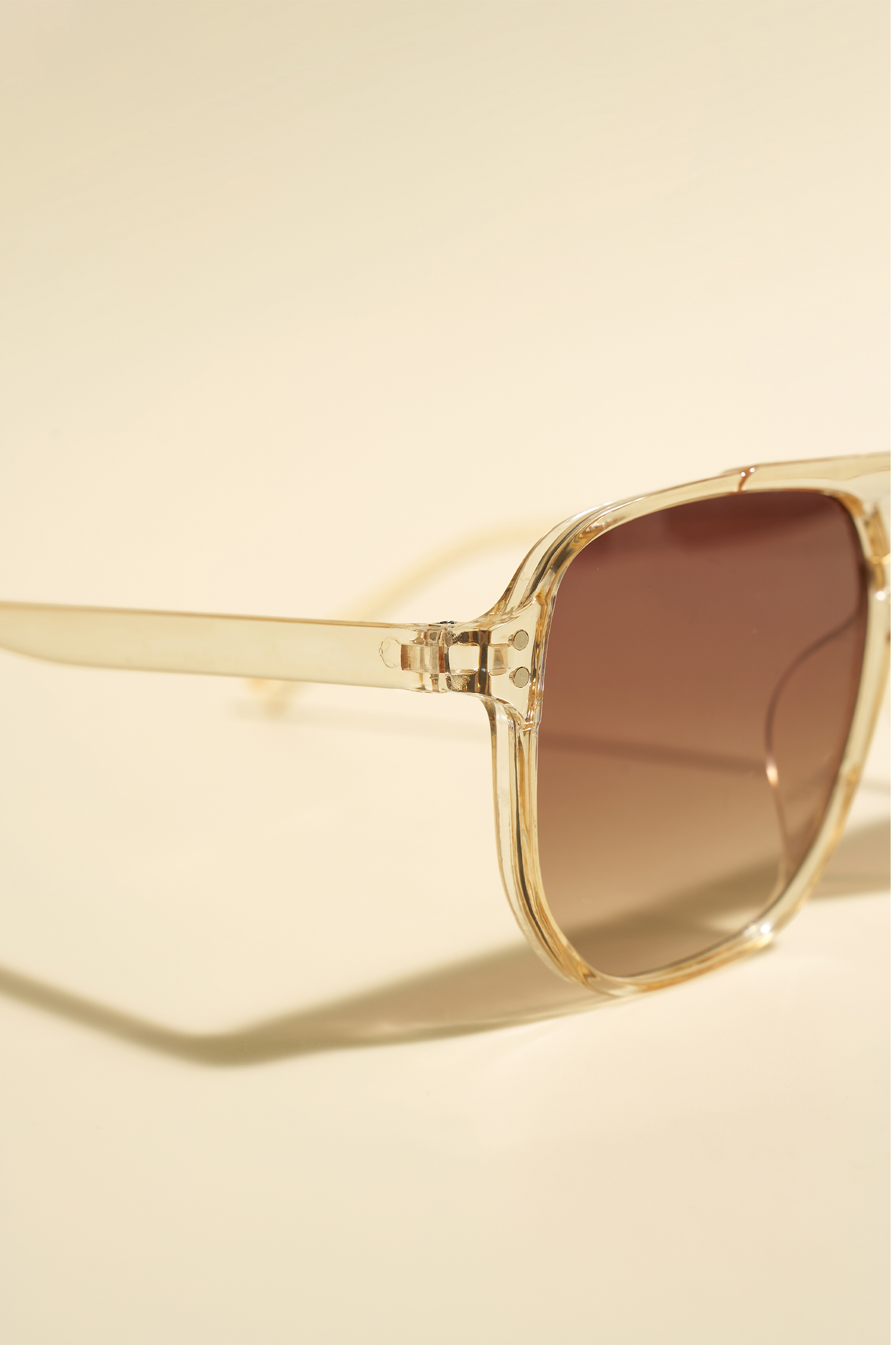 Gafas de sol Diva de color marrón claro