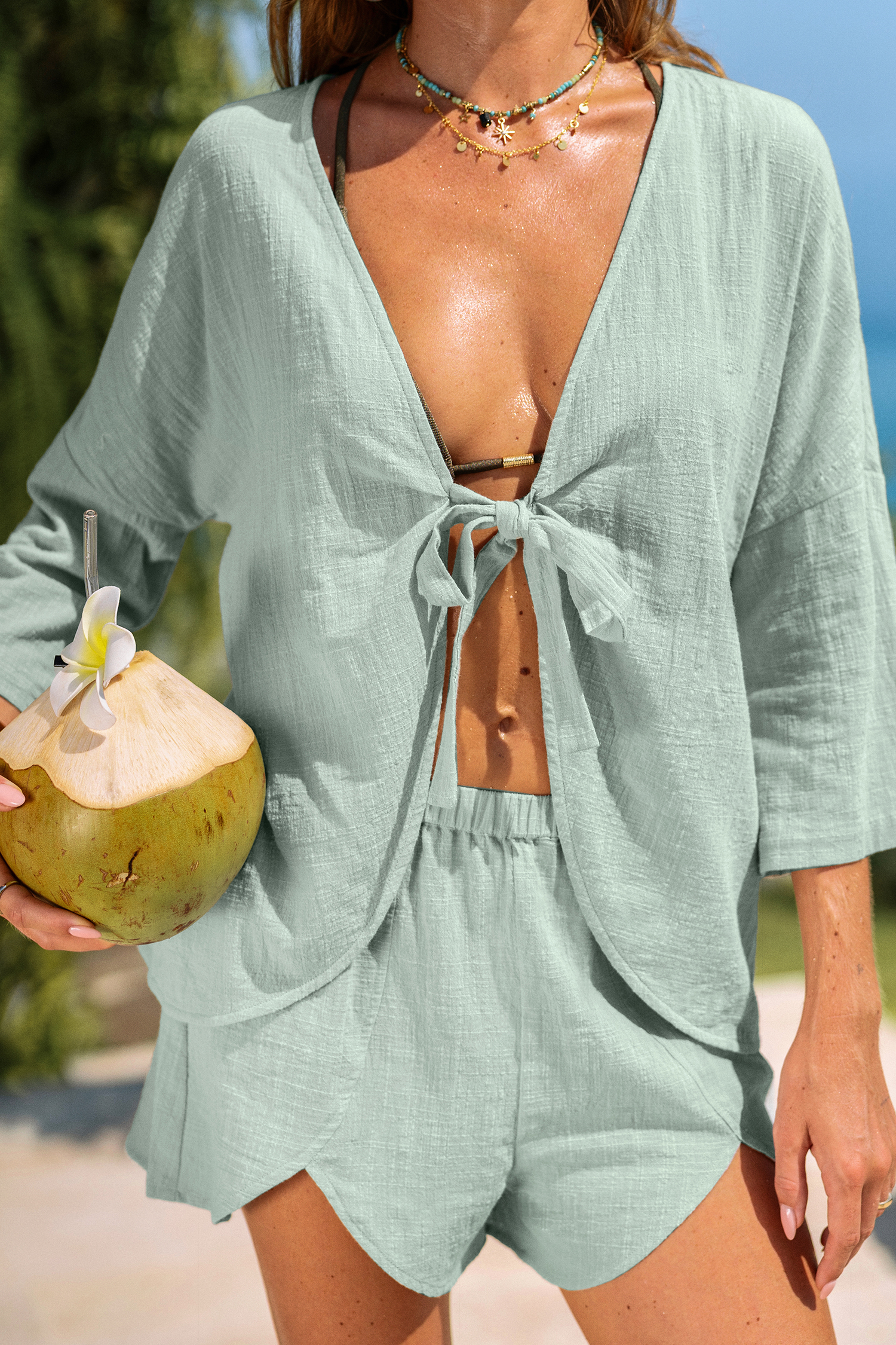 Short cover-up vert taille élastique ourlet tulipe