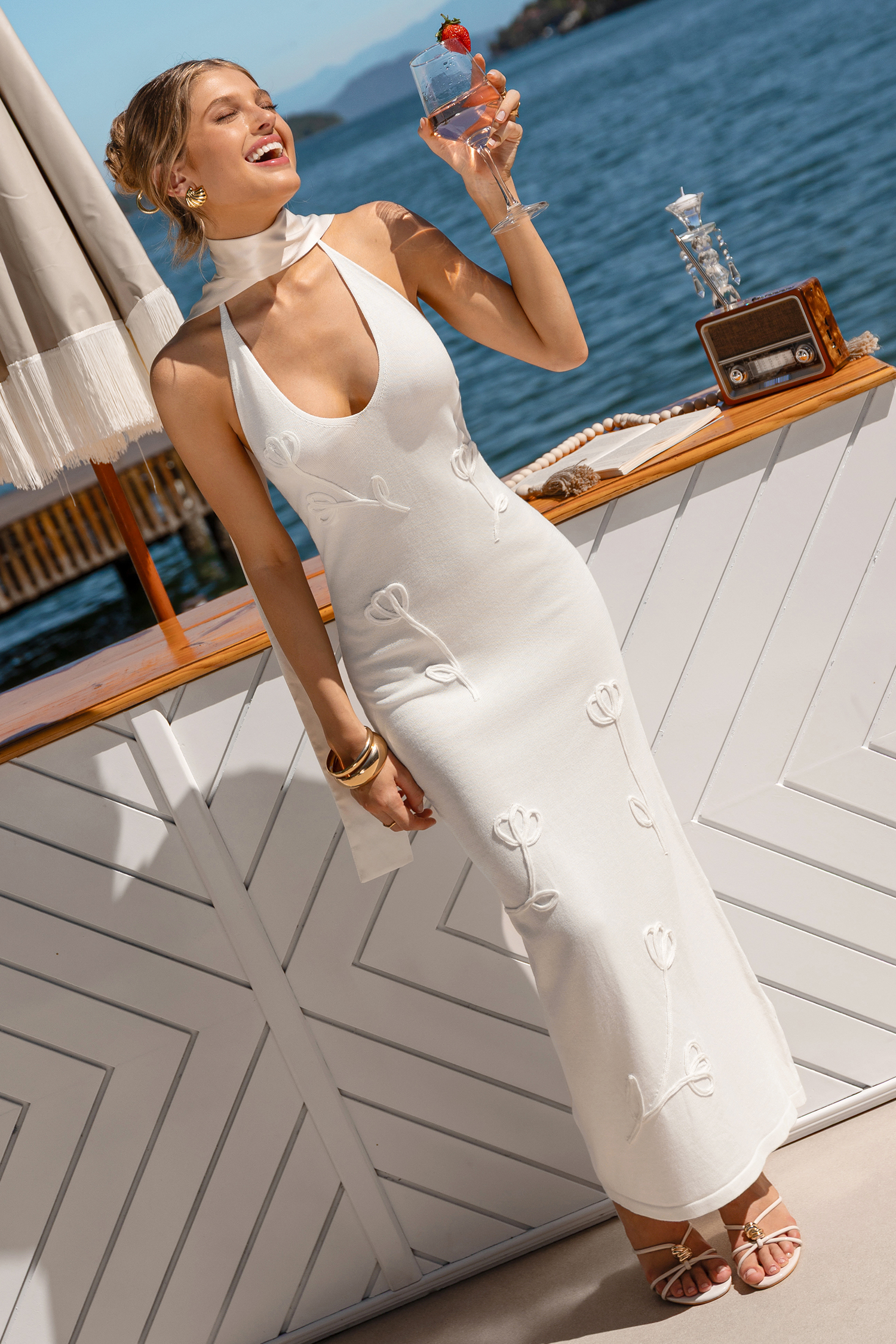 Weißes Maxi-Neckholder-Abendkleid