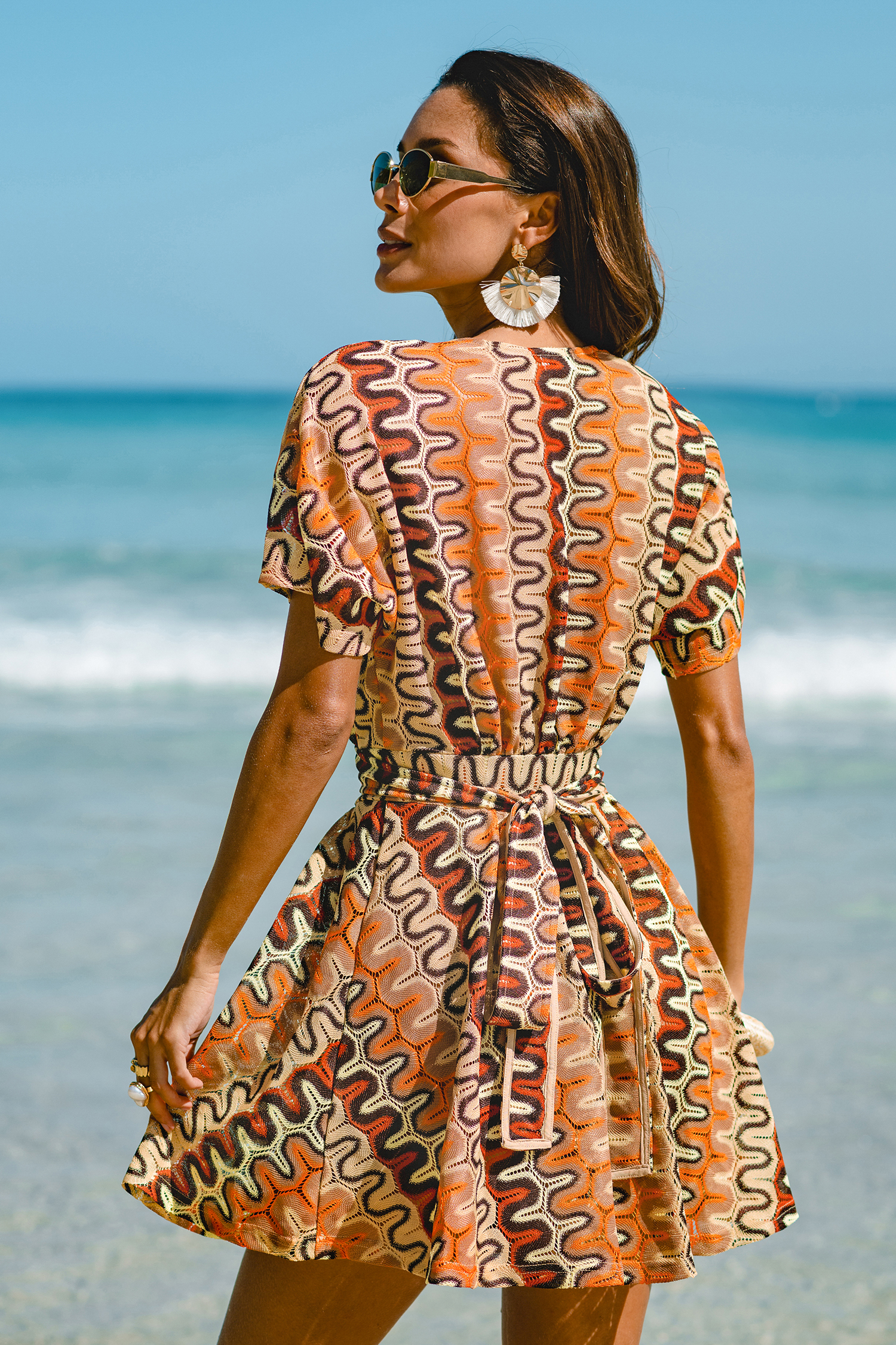 Robe courte cover up col ceinture nouée