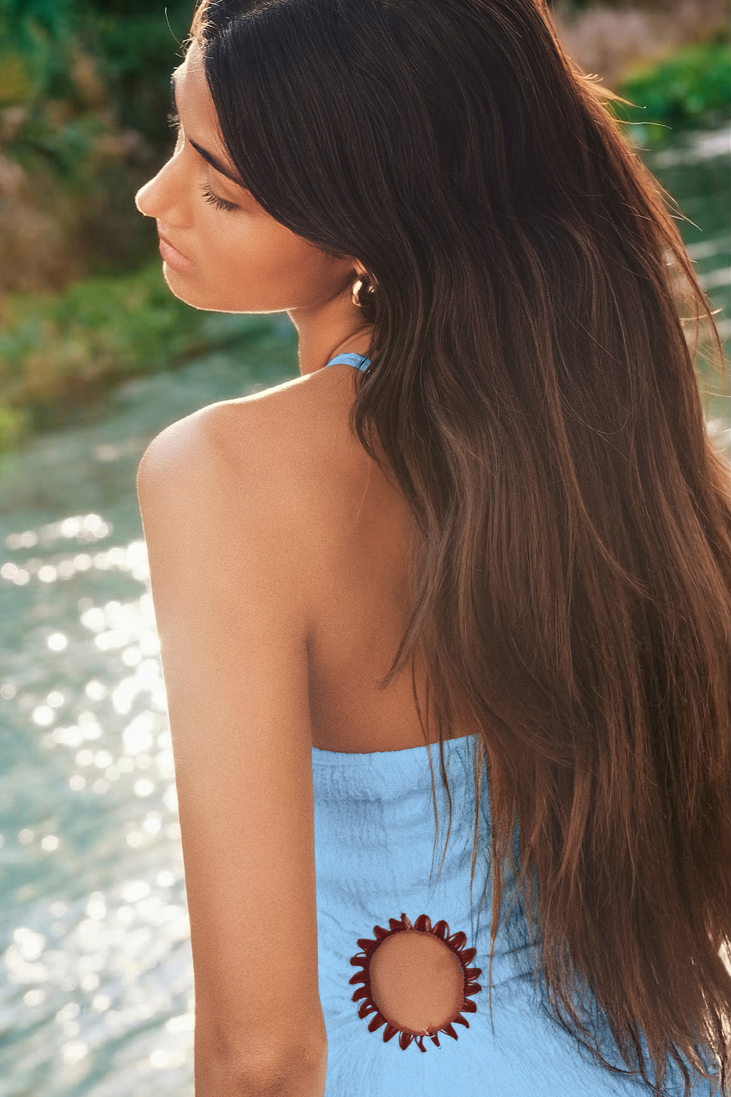 Robe longue bleue col montant