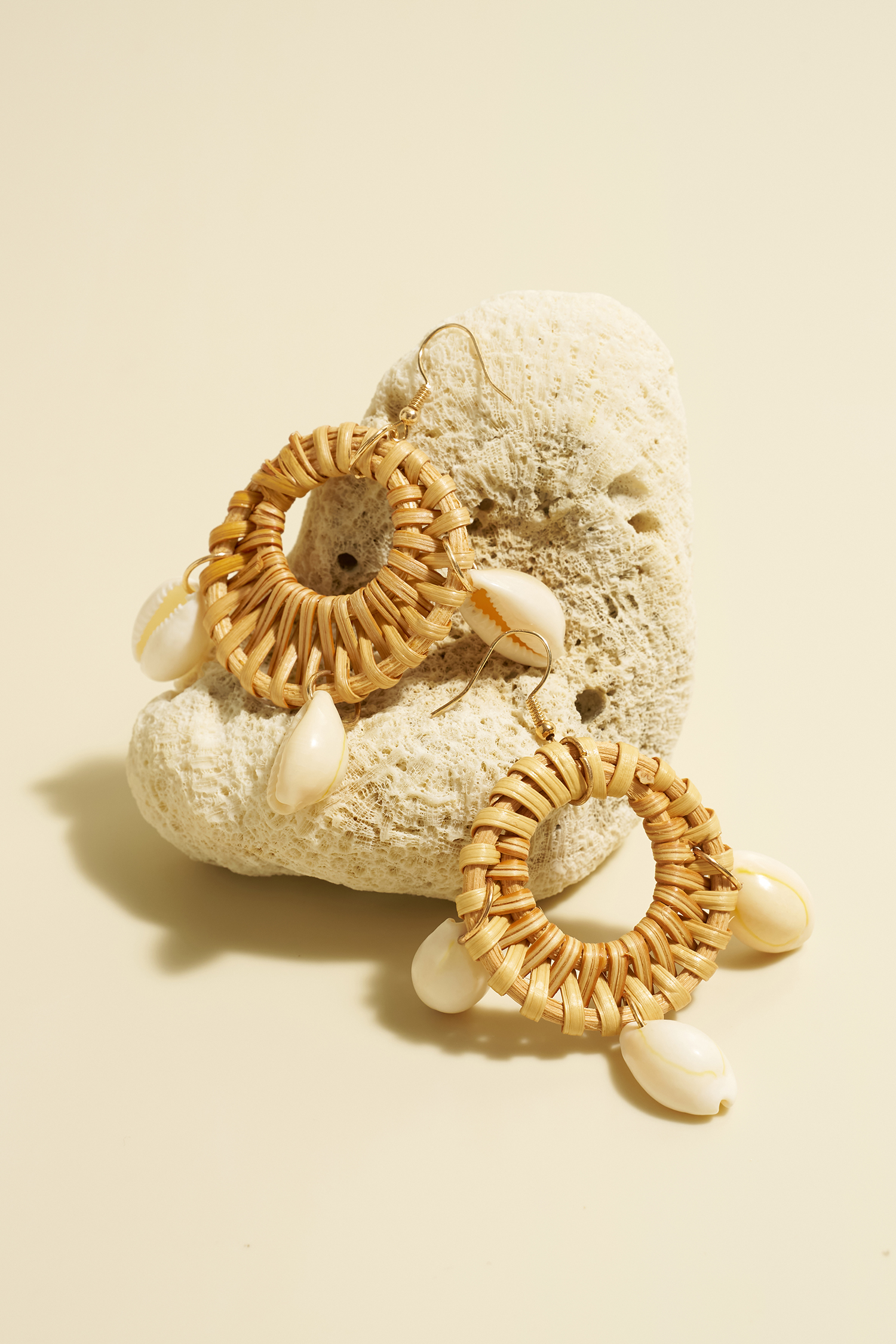 Sunset Detour Seashell Earrings Set