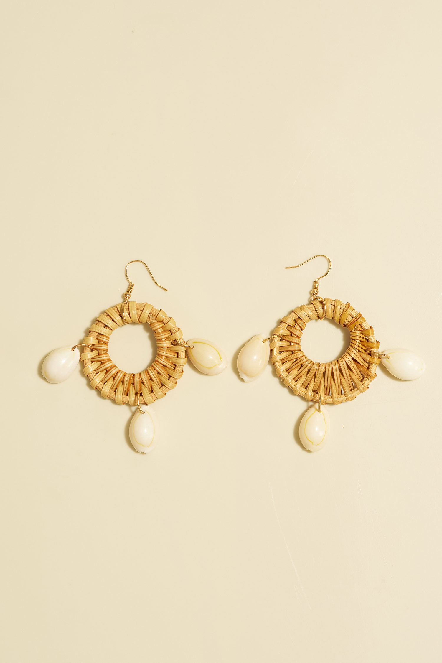Sunset Detour Seashell Earrings Set