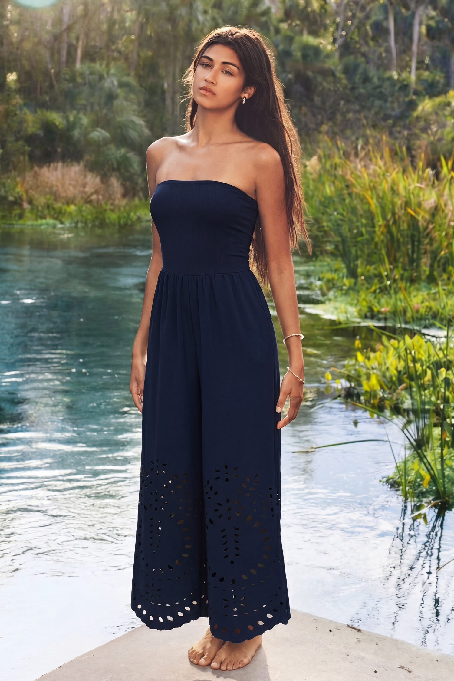 Combinaison pantalon bleue à jambe droite
