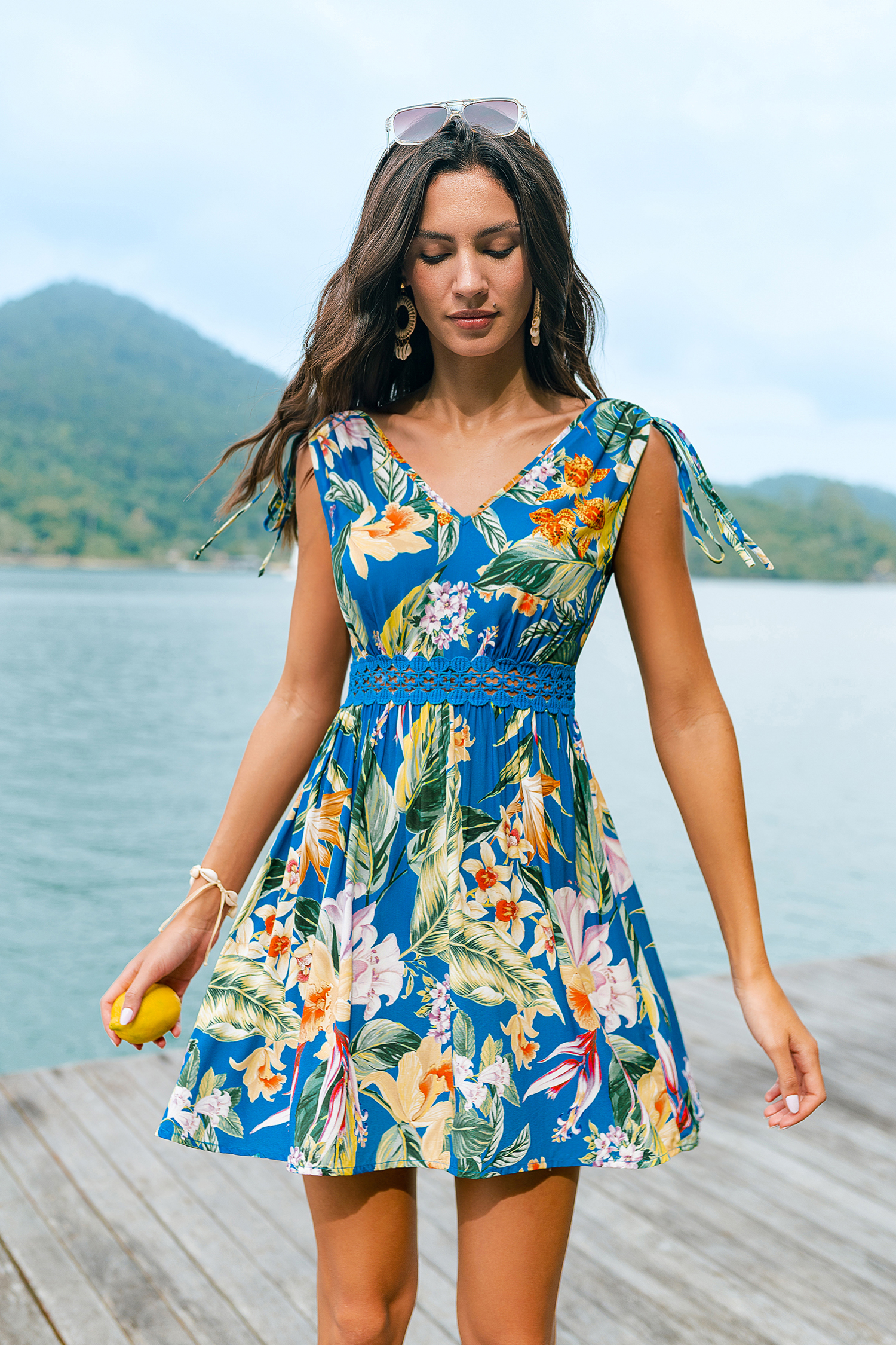 Minivestido tropical para una tarde en la isla