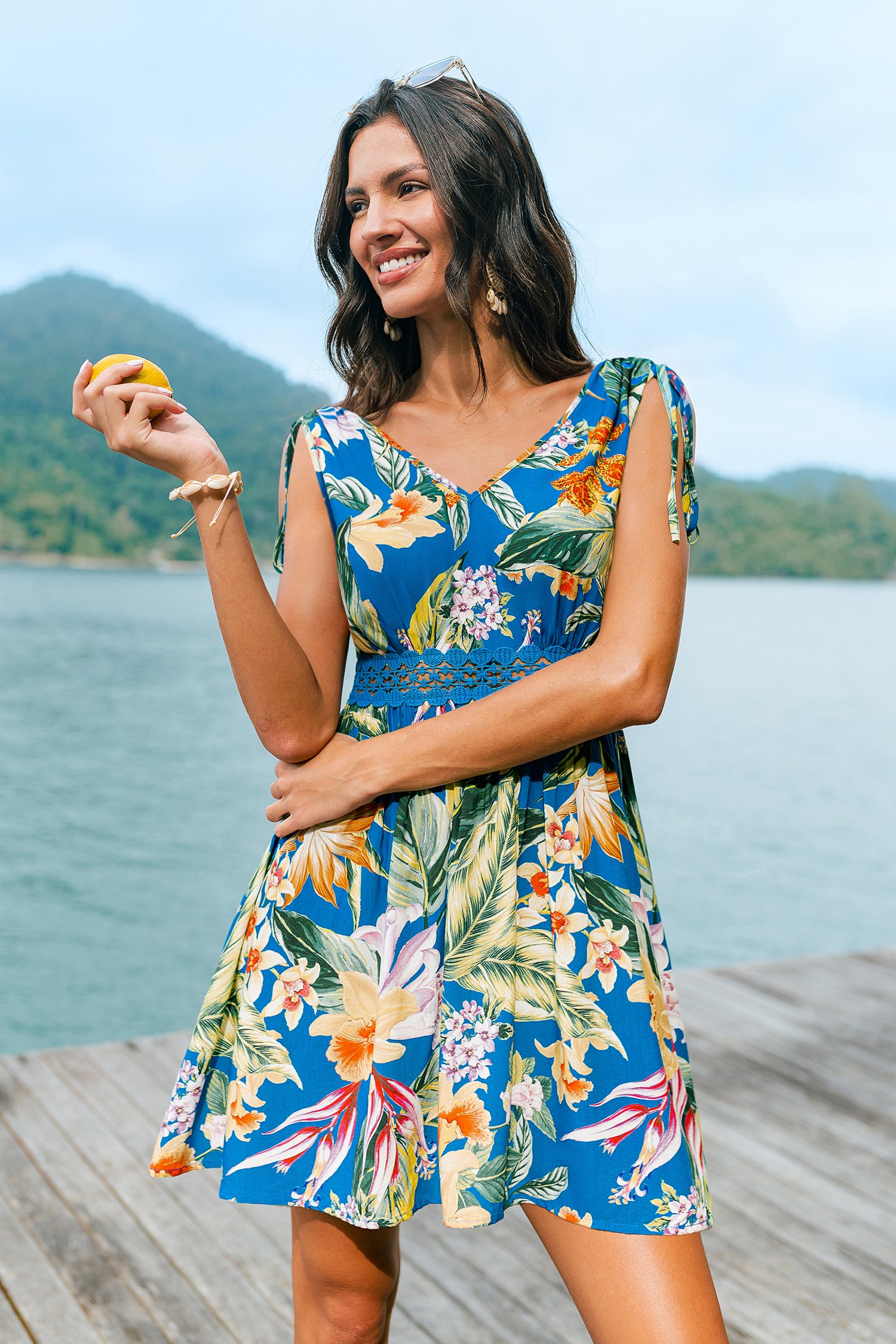 Minivestido tropical para una tarde en la isla